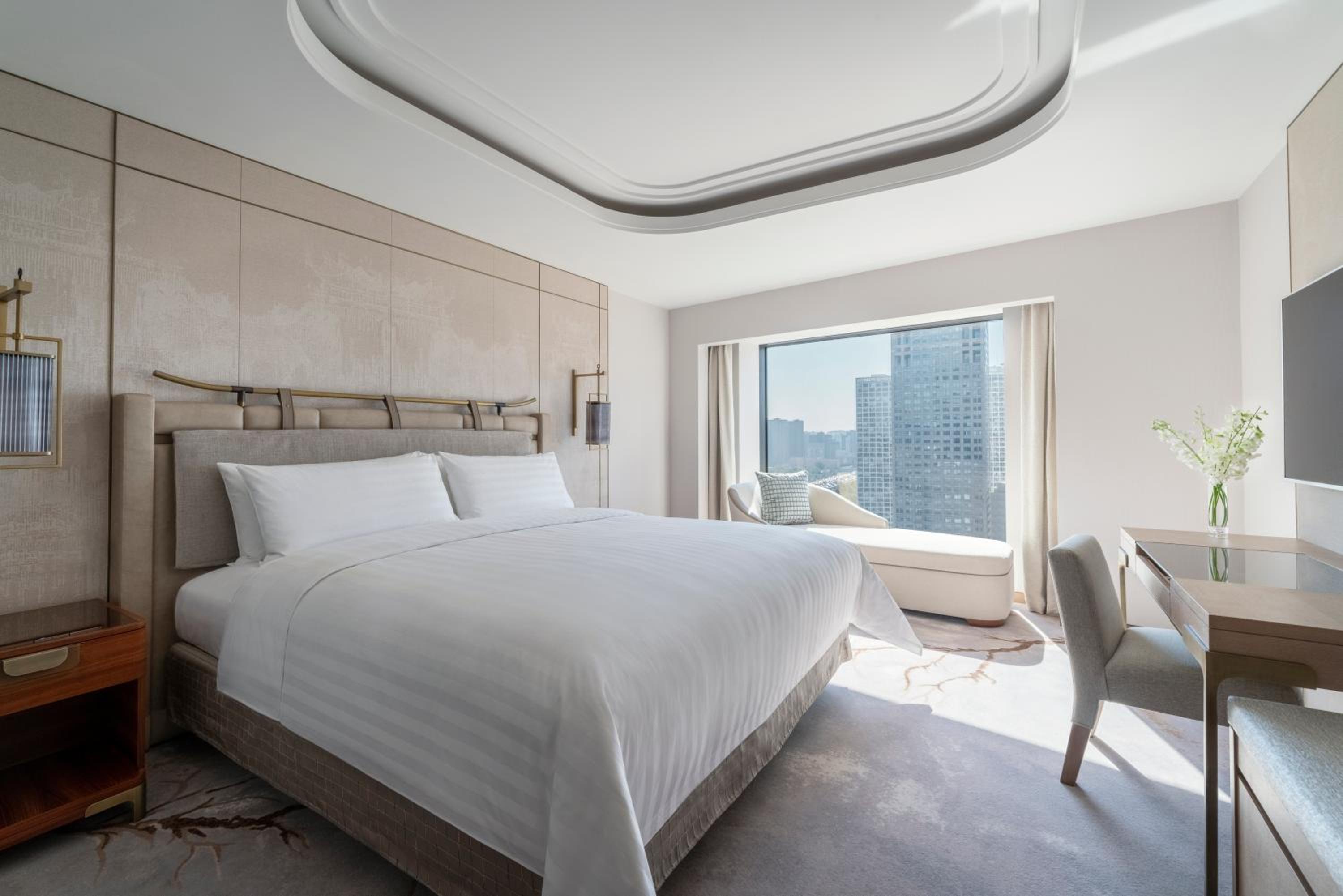 Horizon Deluxe King Room - Photo 8