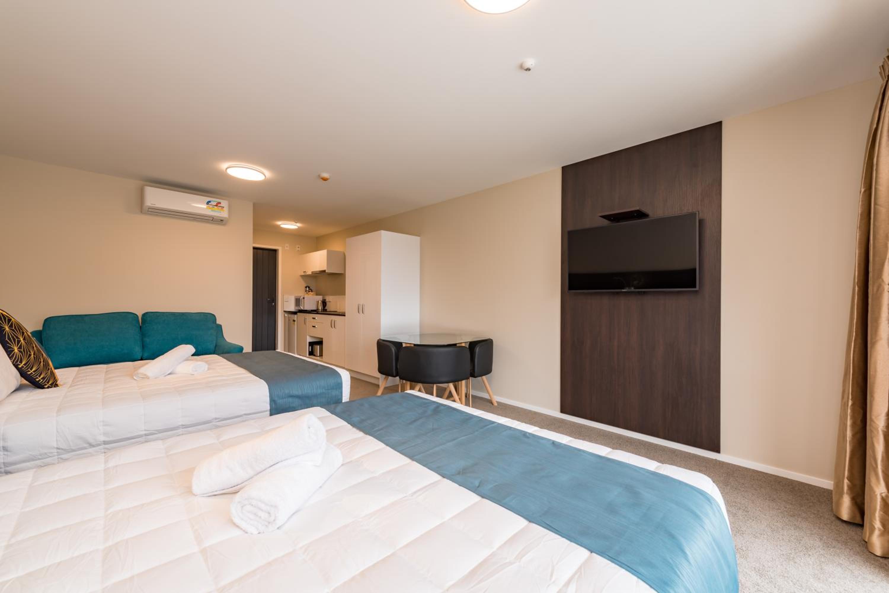 Superior Studio with Two Queen Beds - Photo 1