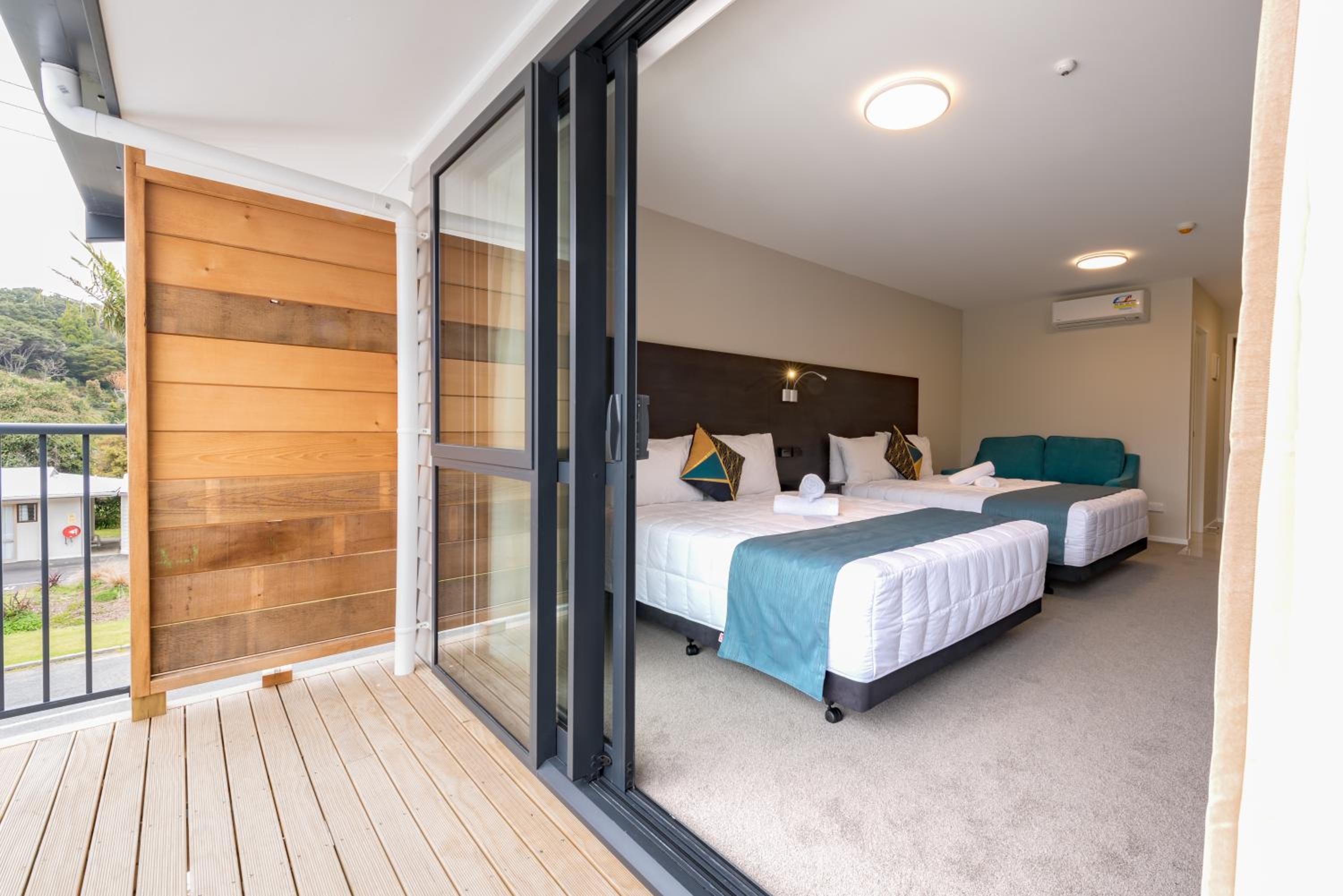 Superior Studio with Two Queen Beds - Photo 5