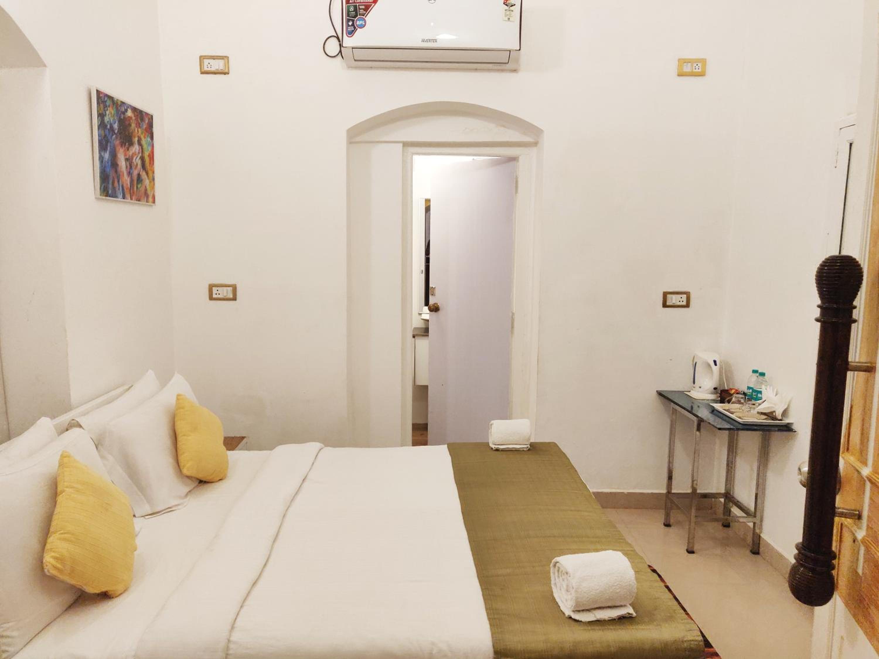 Deluxe Double Room - Photo 8