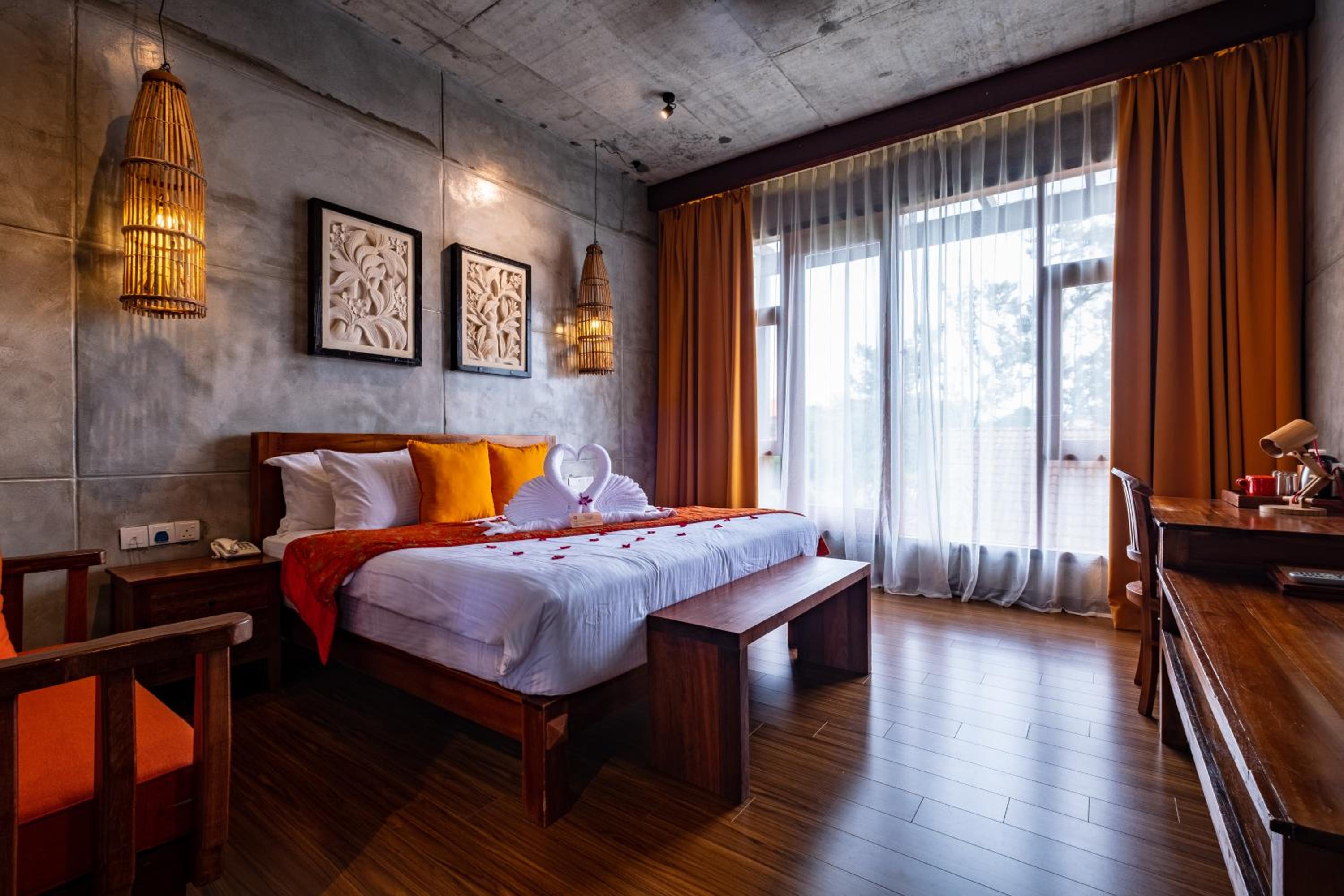 Standard Double Room with Bathtub photo 2