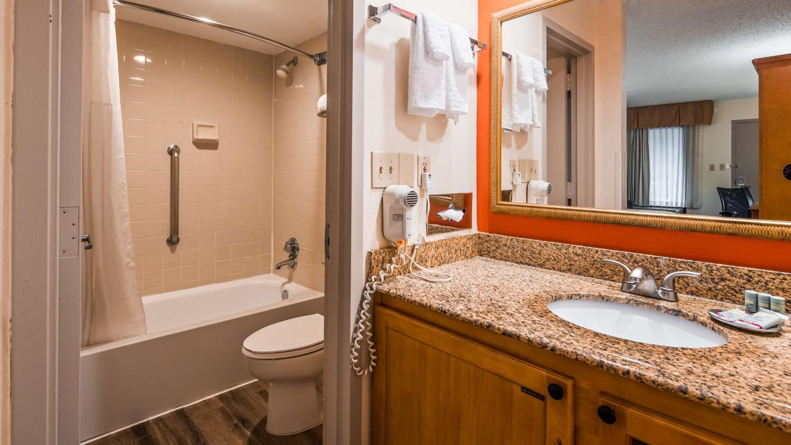 Room with Two Double Beds - Non-Smoking - Photo 4