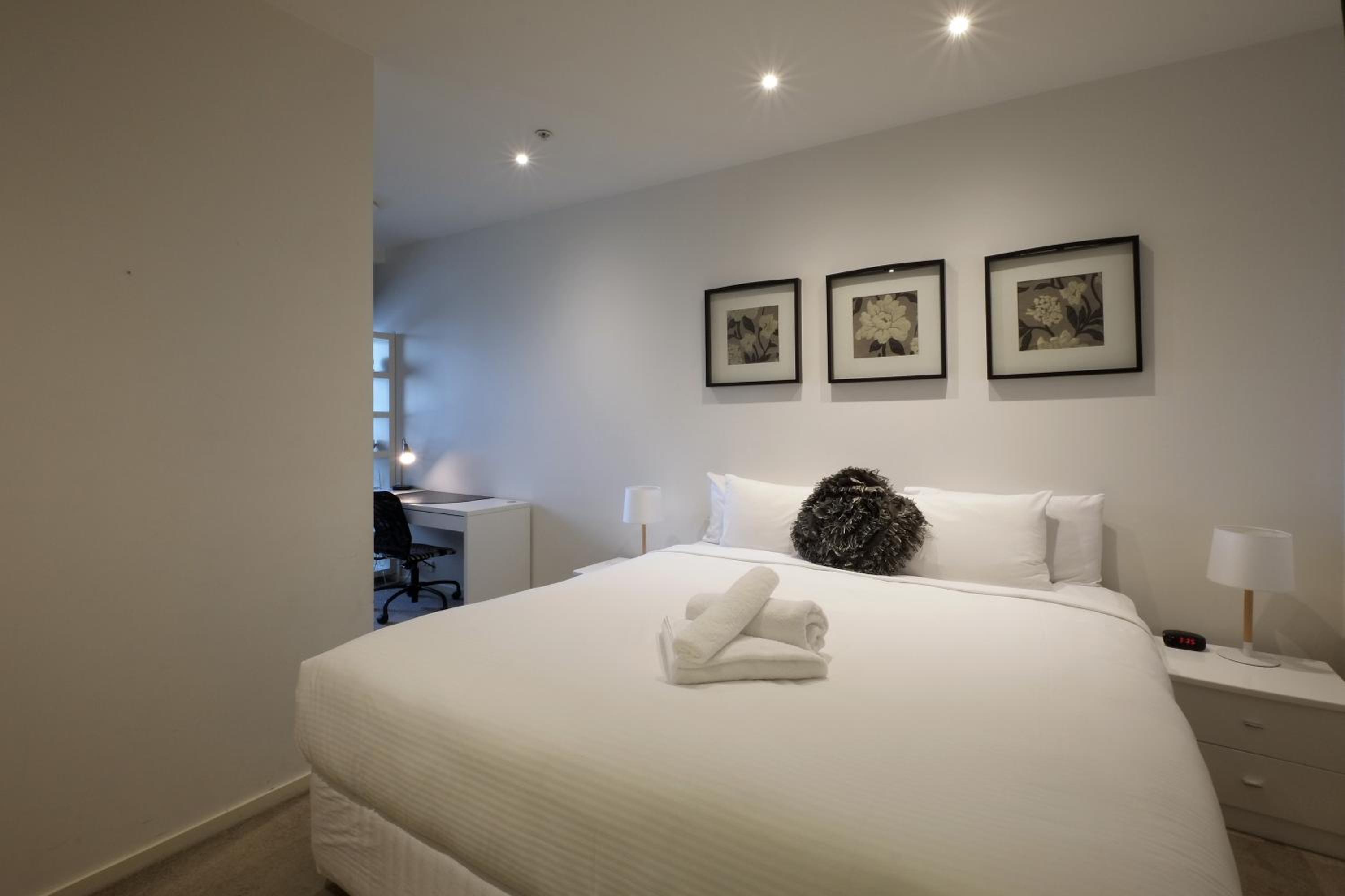 Executive Two-Bedroom, One-Bathroom Apartment