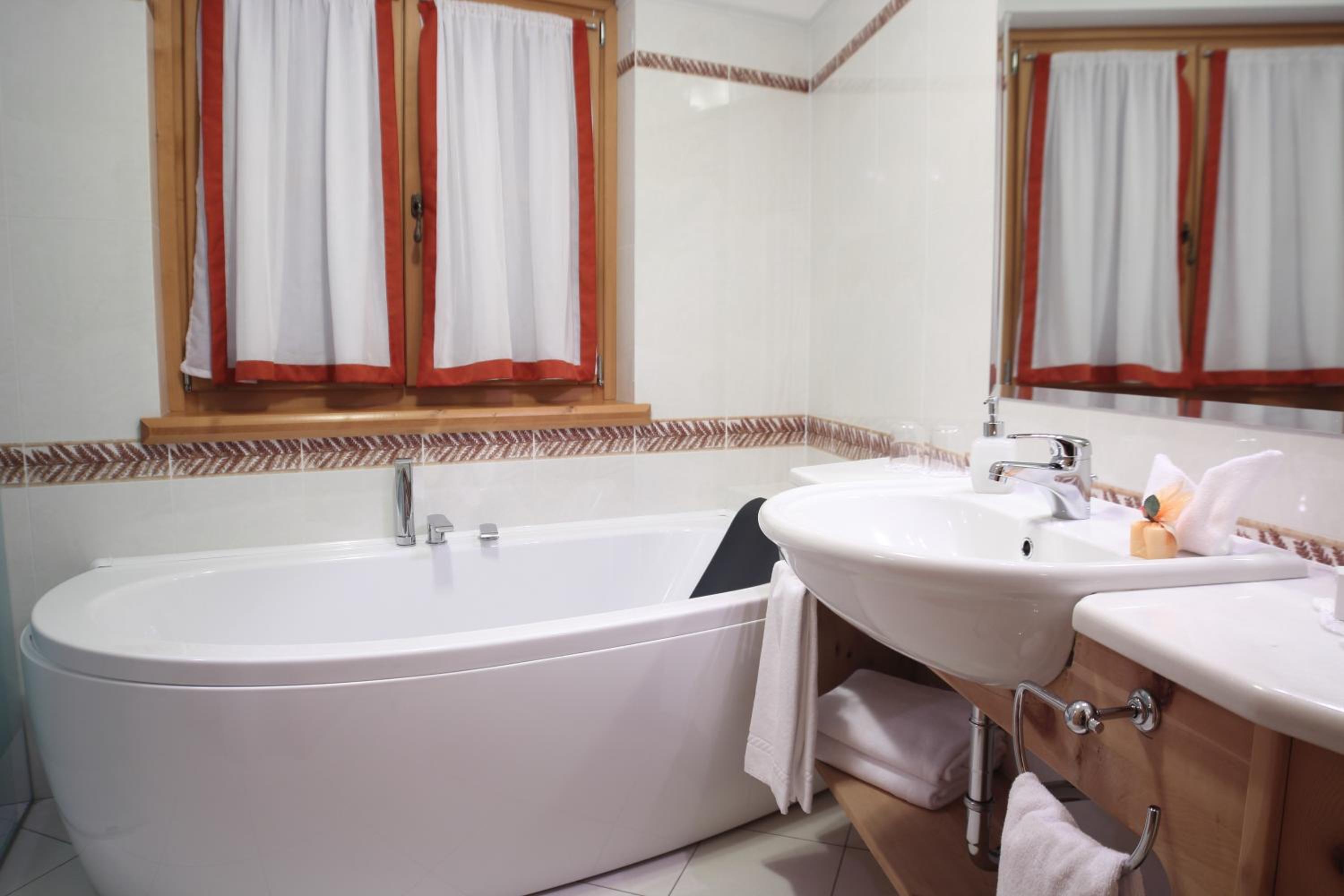 Luxury Suite photo 2