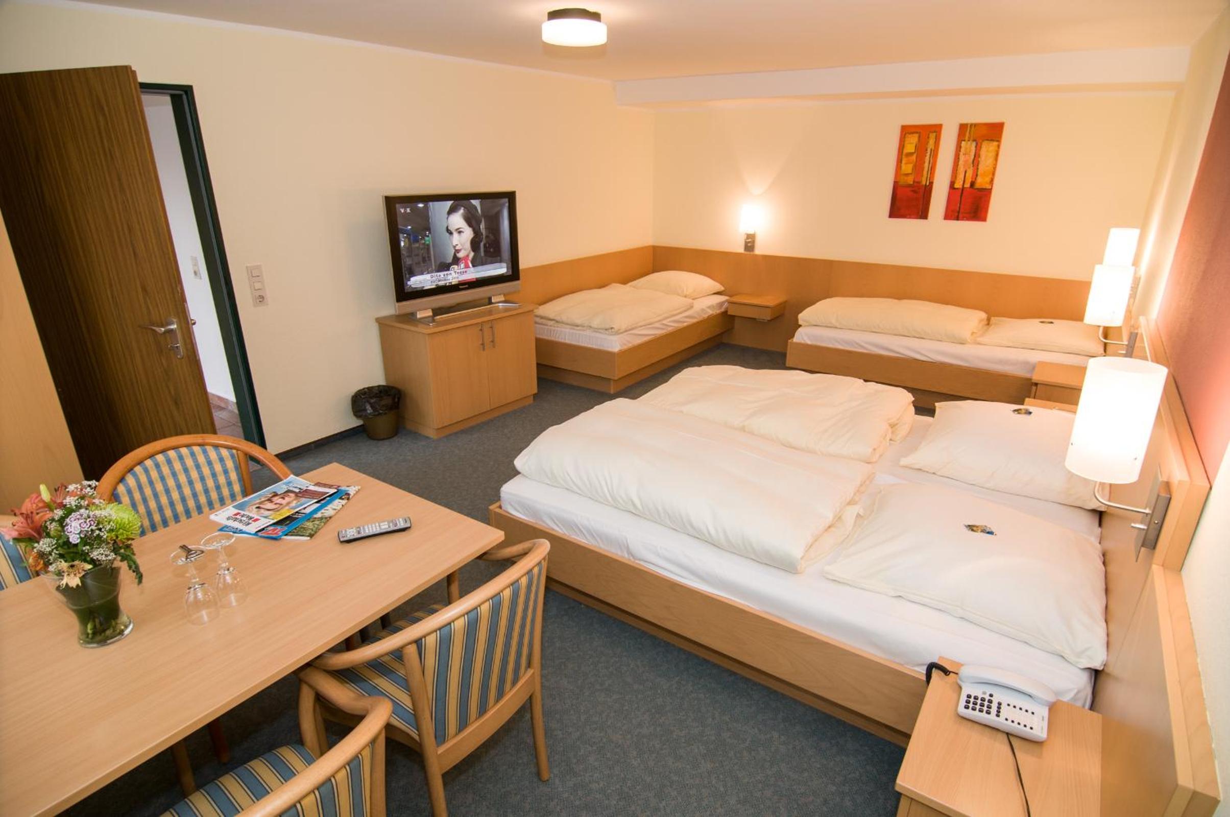 Quadruple Room  - Annex - Photo 1