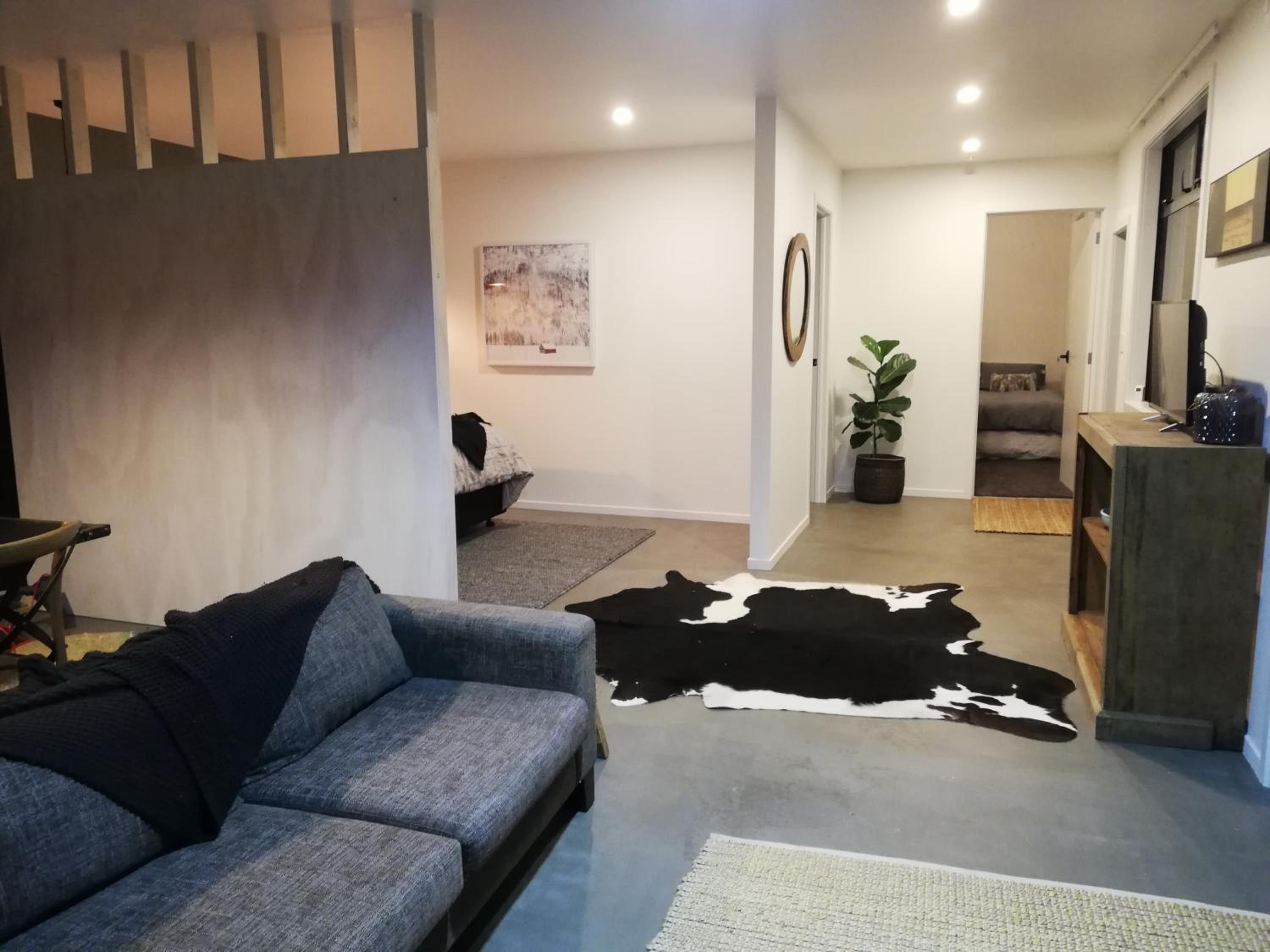 Studio Apartment - Photo 18
