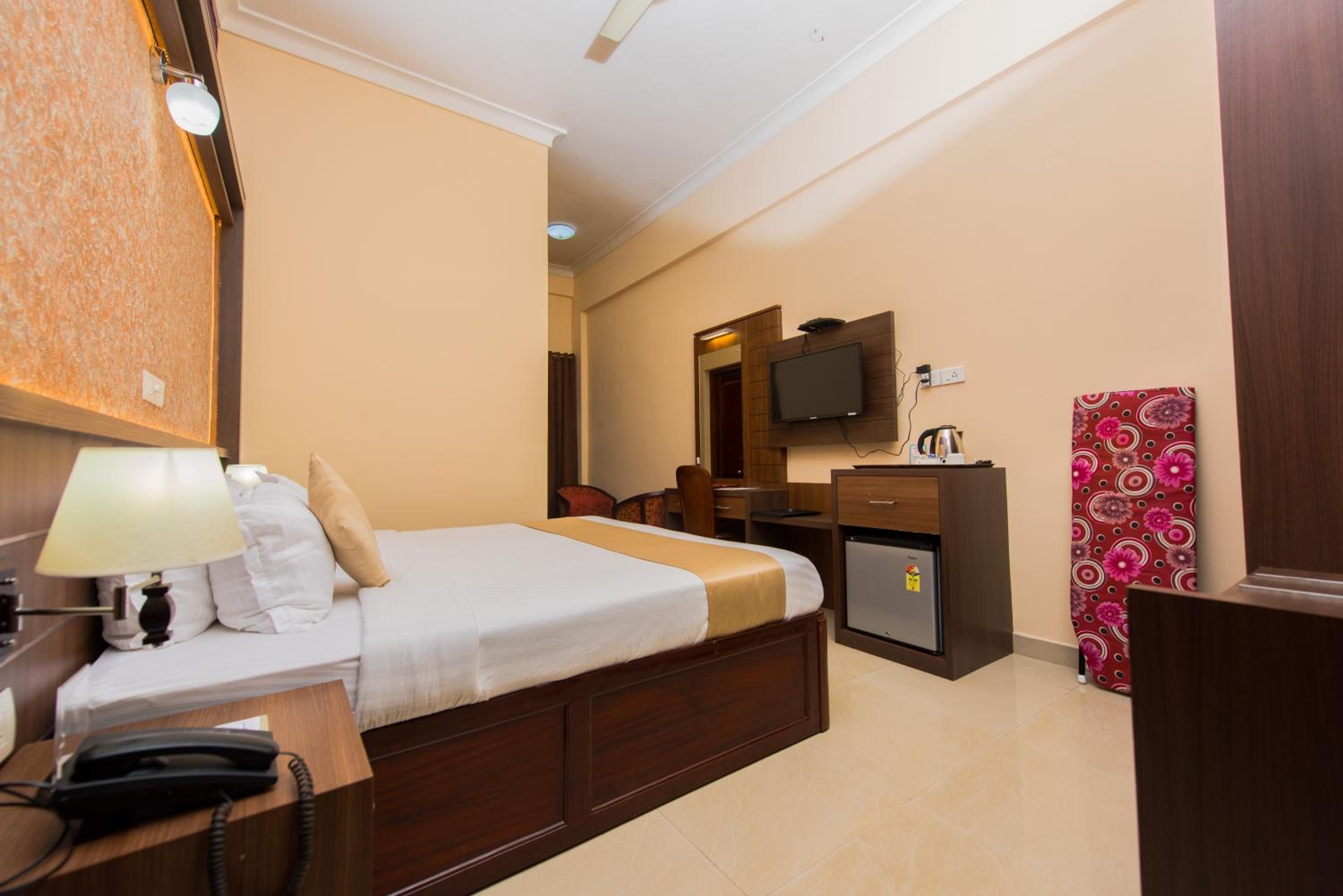 Deluxe Non AC Room - Photo 2