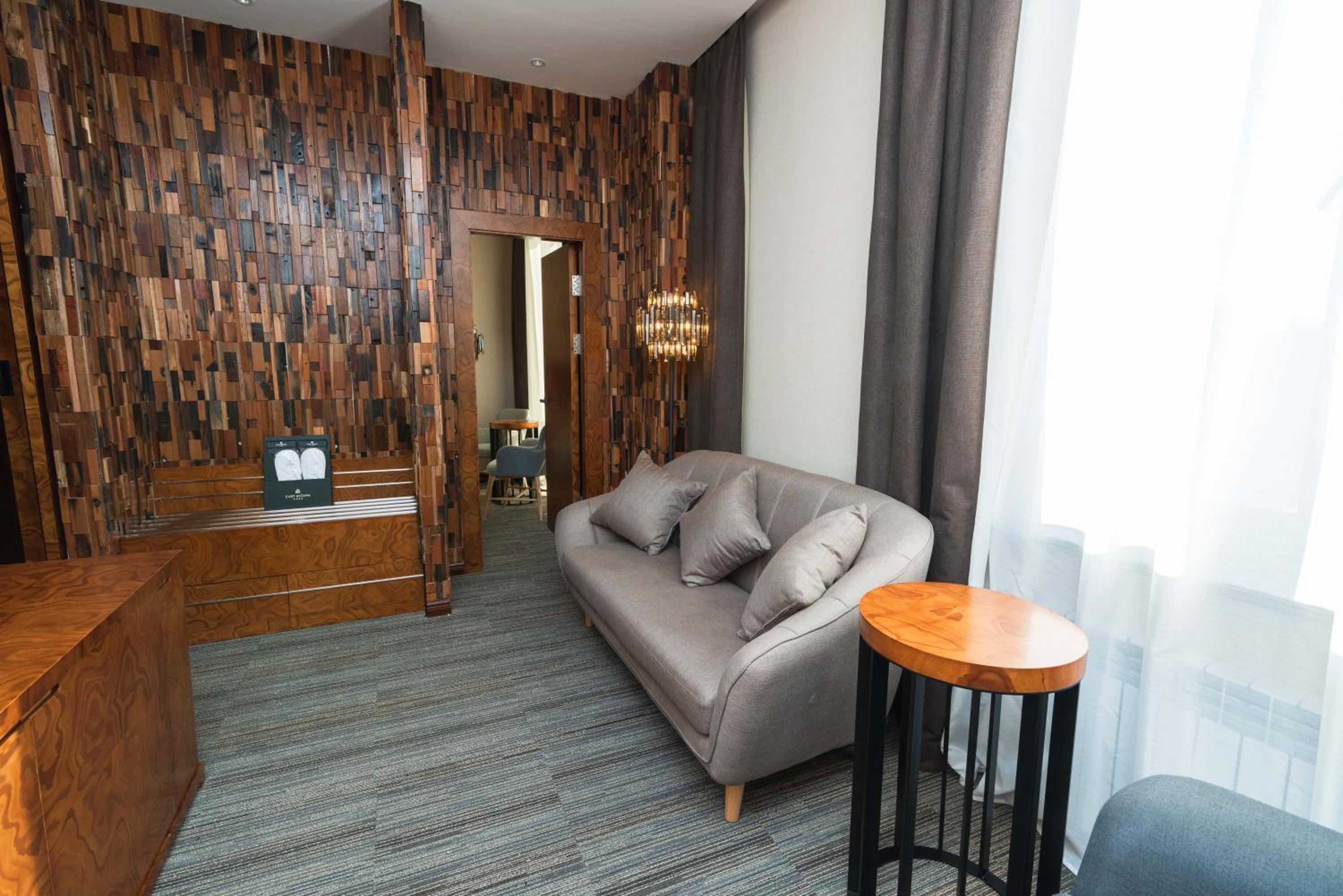 Superior King Suite photo 3