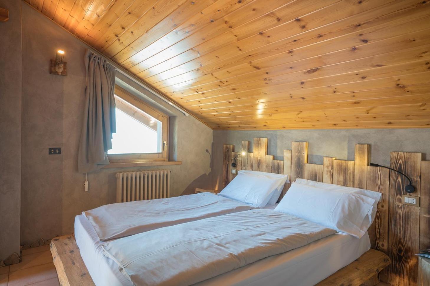 Standard One-Bedroom Apartment with Balcony