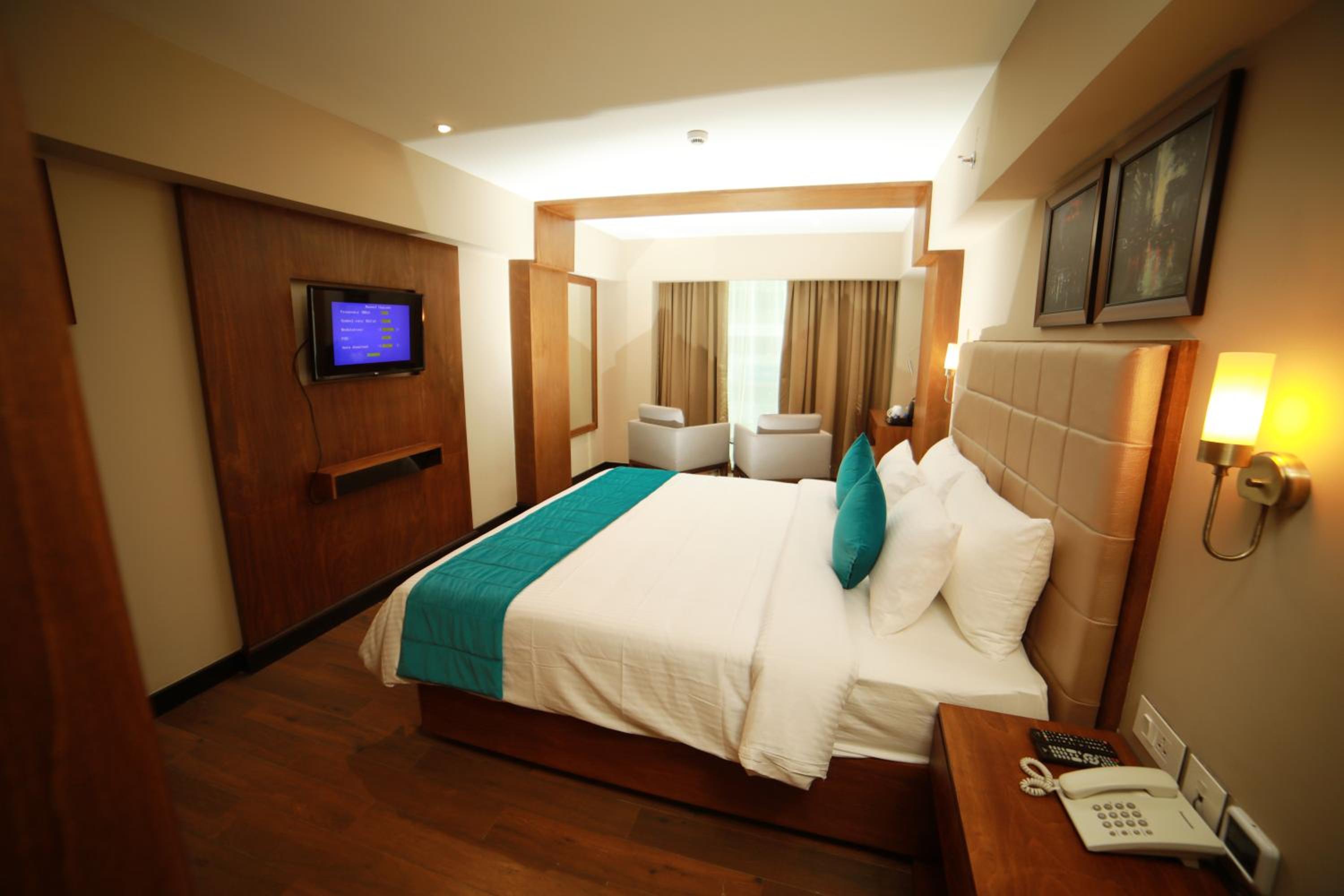 Deluxe Suite - Photo 3