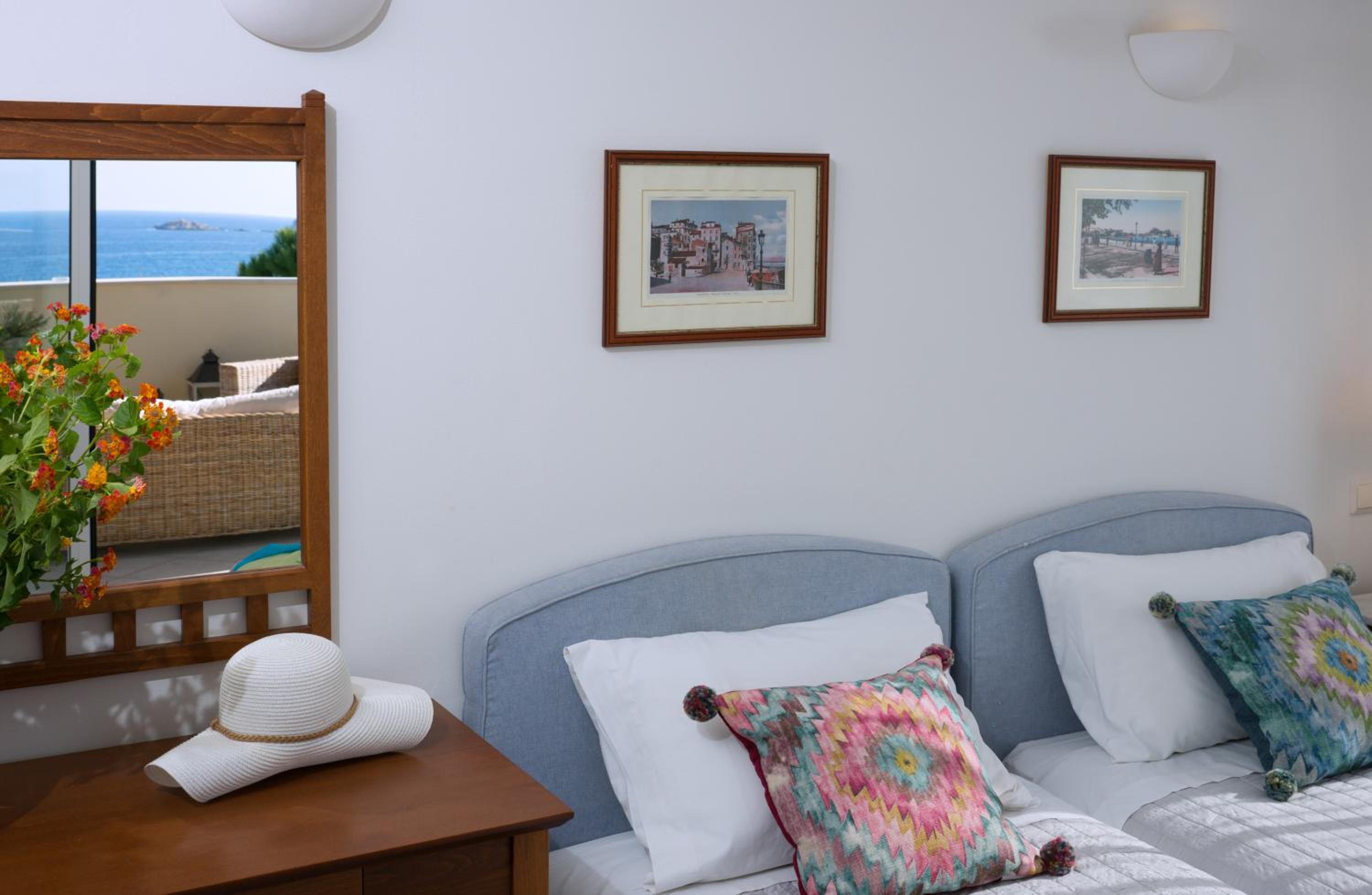 Three-Bedroom Villa photo 1