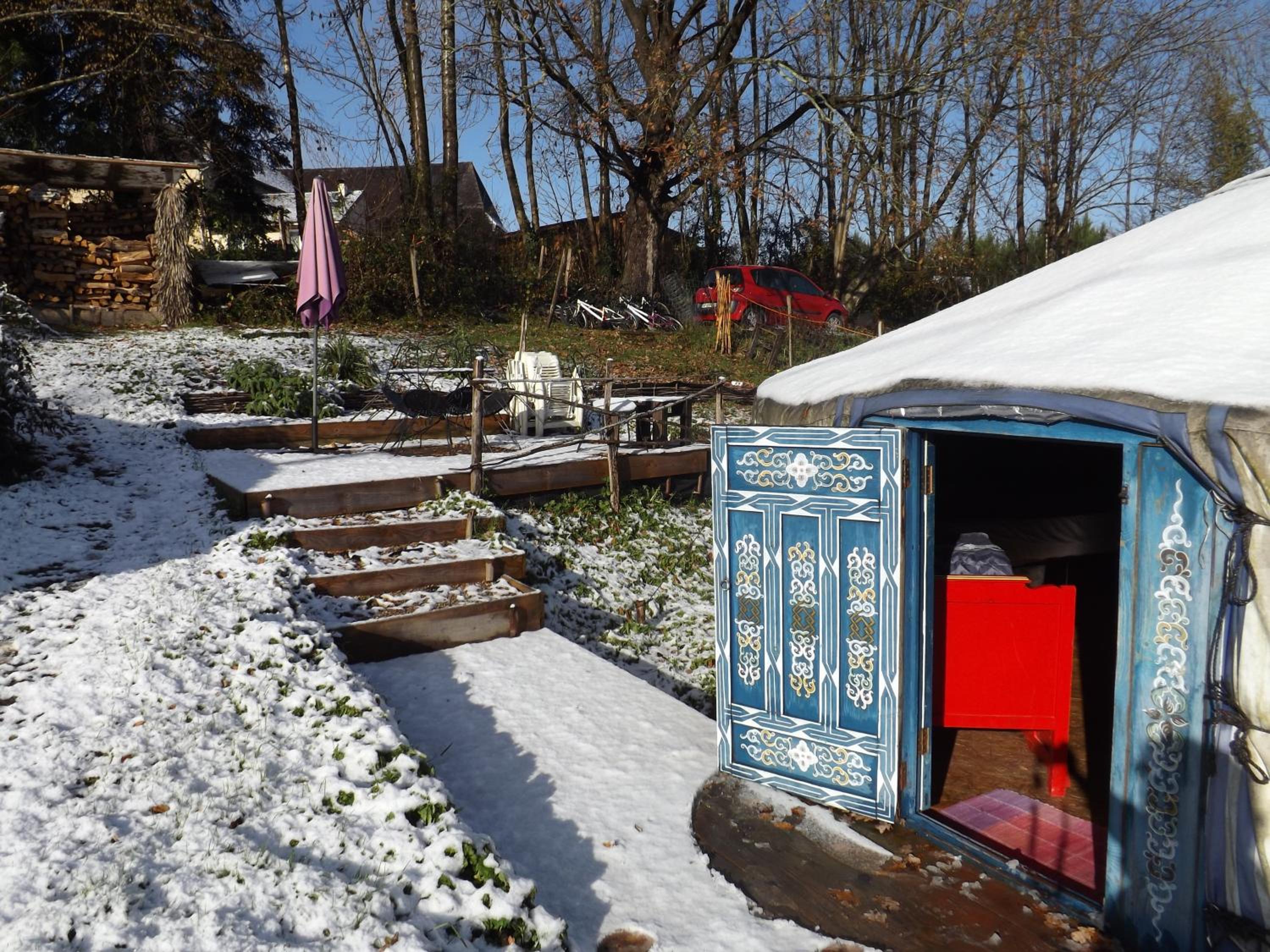 Yurt photo 2