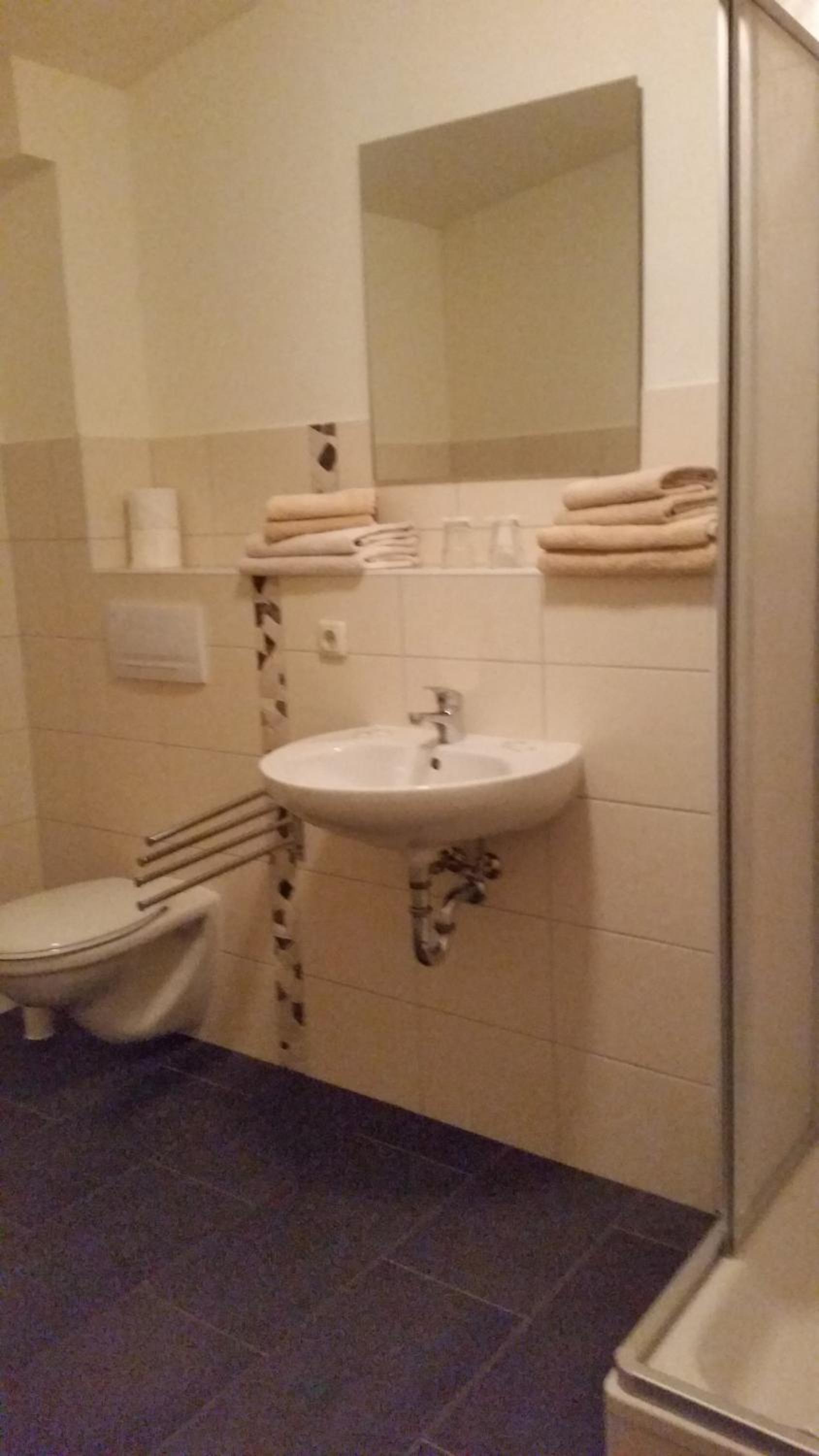 Two-Bedroom Apartment - Photo 4