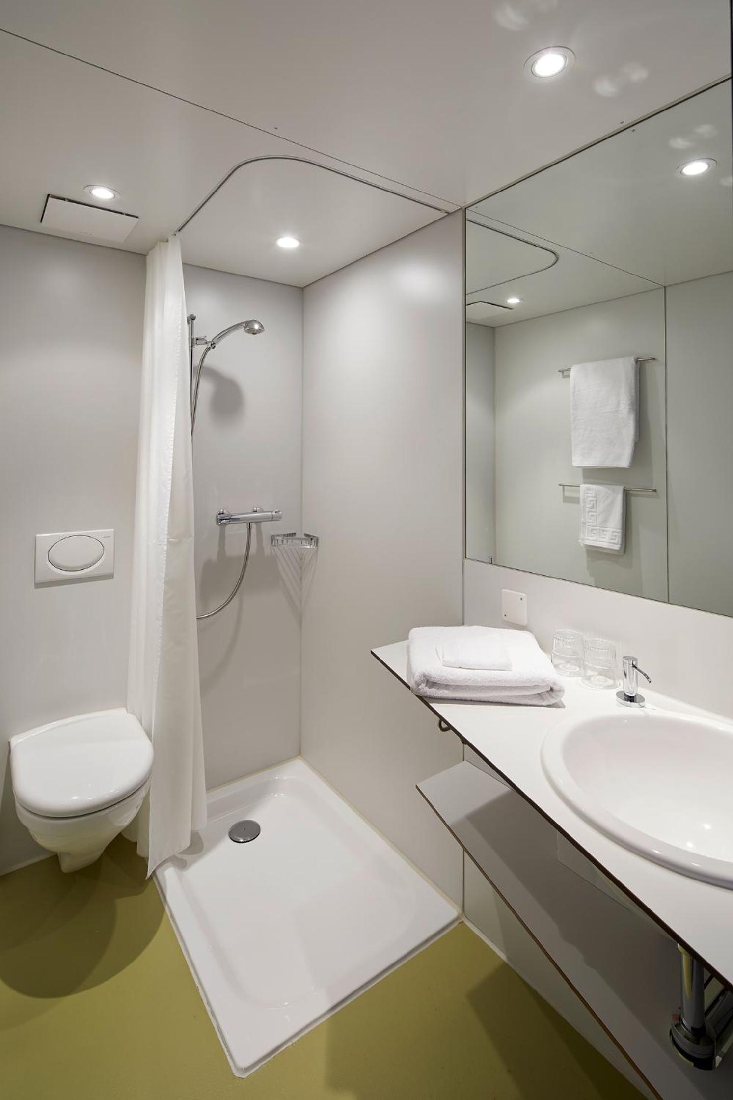 Deluxe Twin Room - Photo 3
