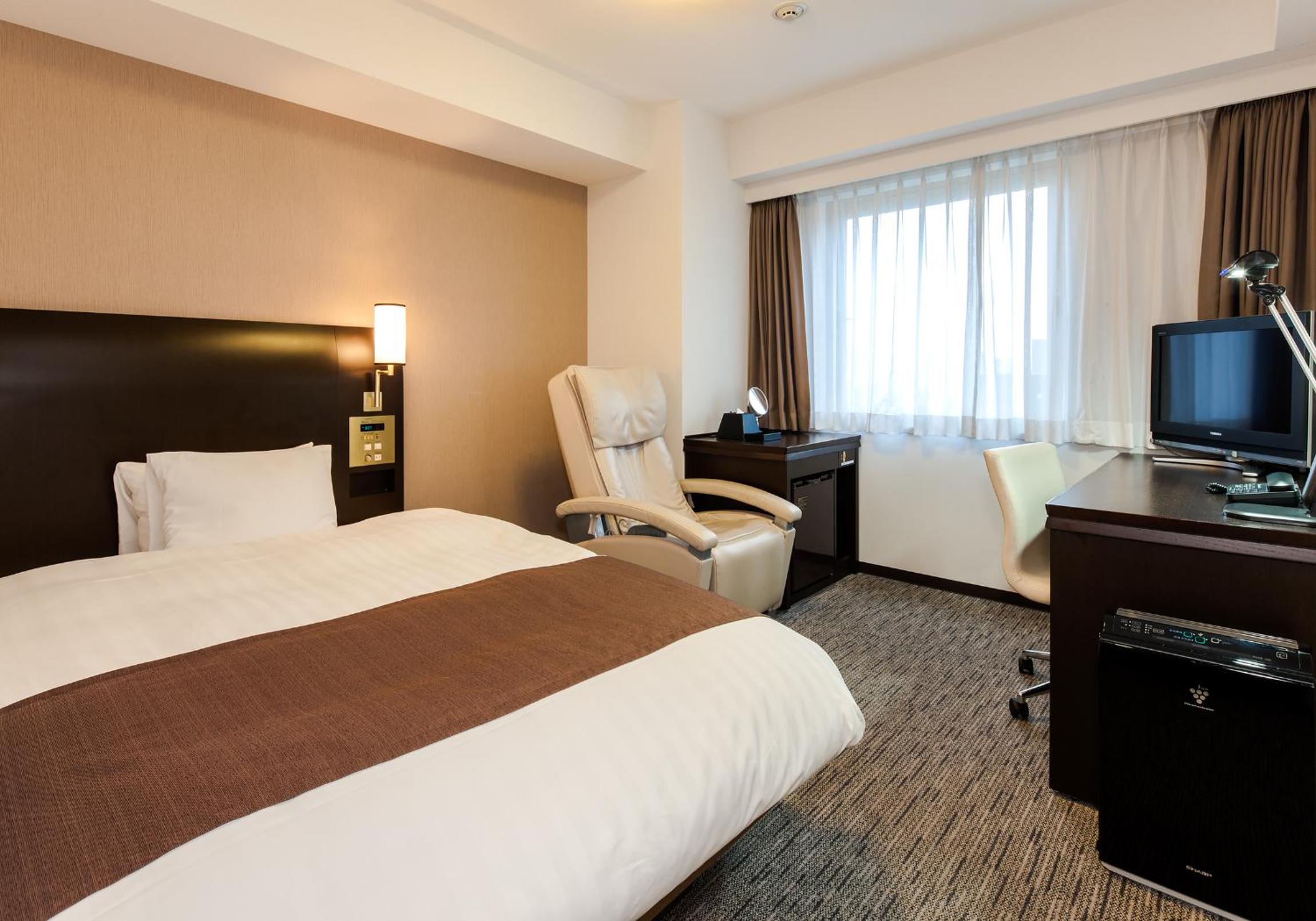 Relax Double Room with Massage Chair - Non-Smoking