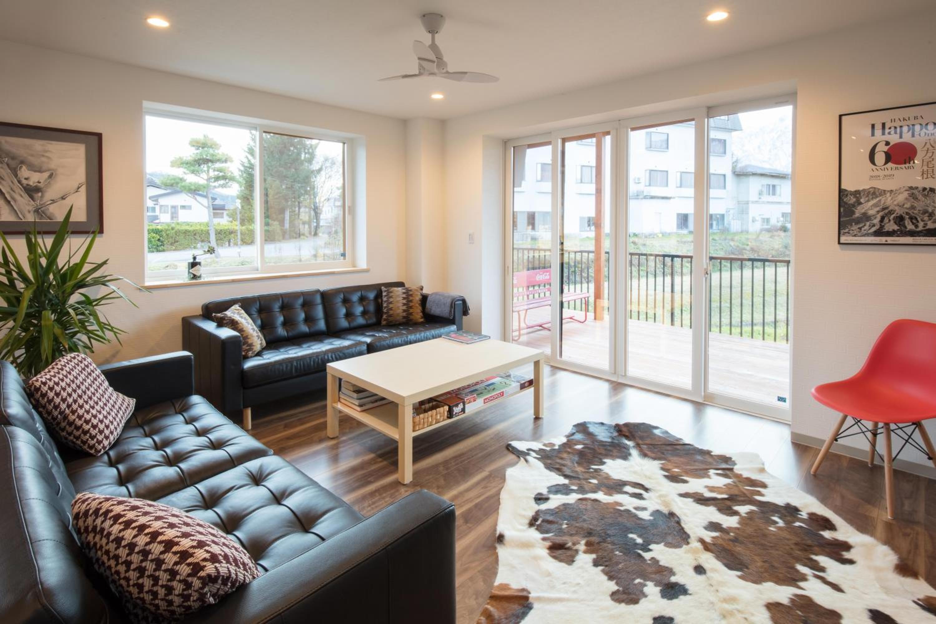Apartment with Mountain View