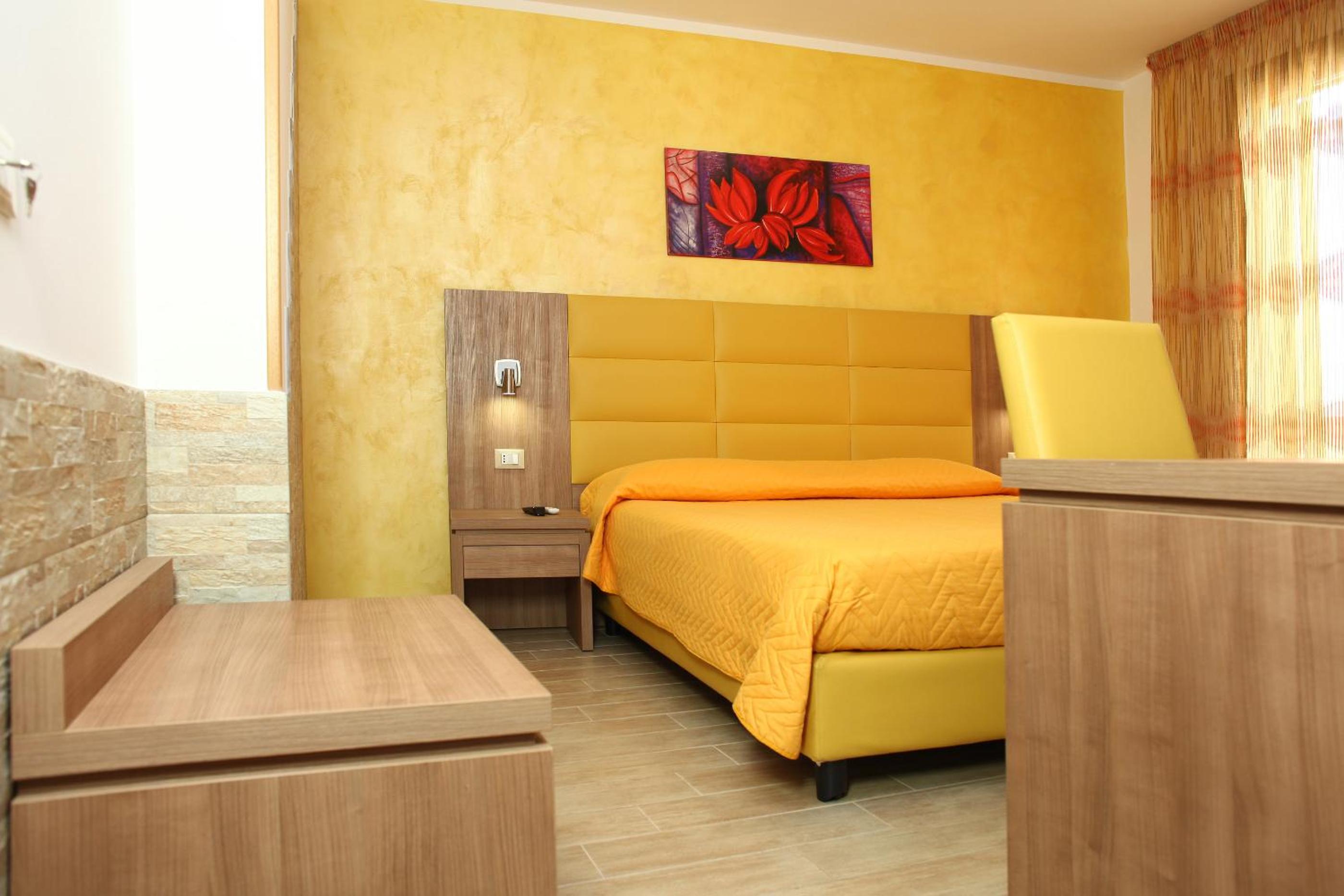 Double Room with Balcony photo 2