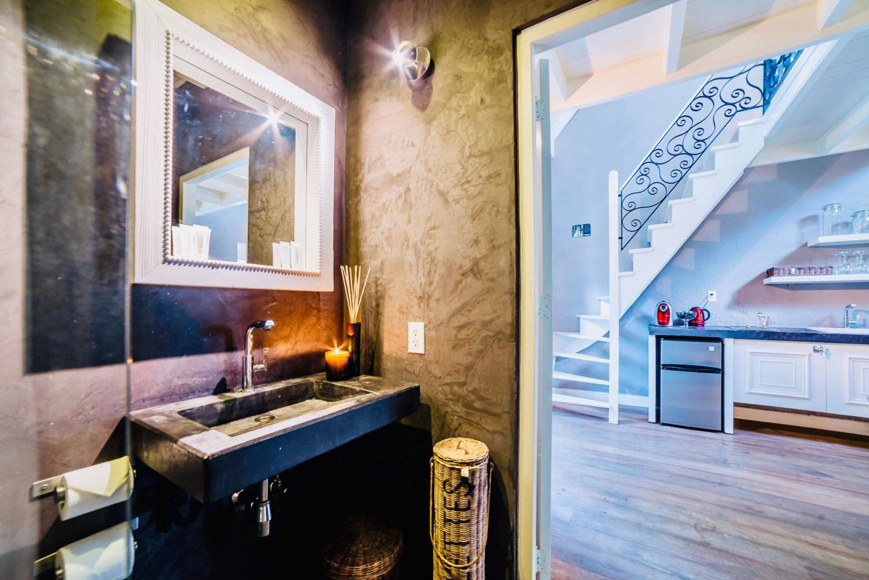 Pietermaai Split-Level Suite - Photo 9
