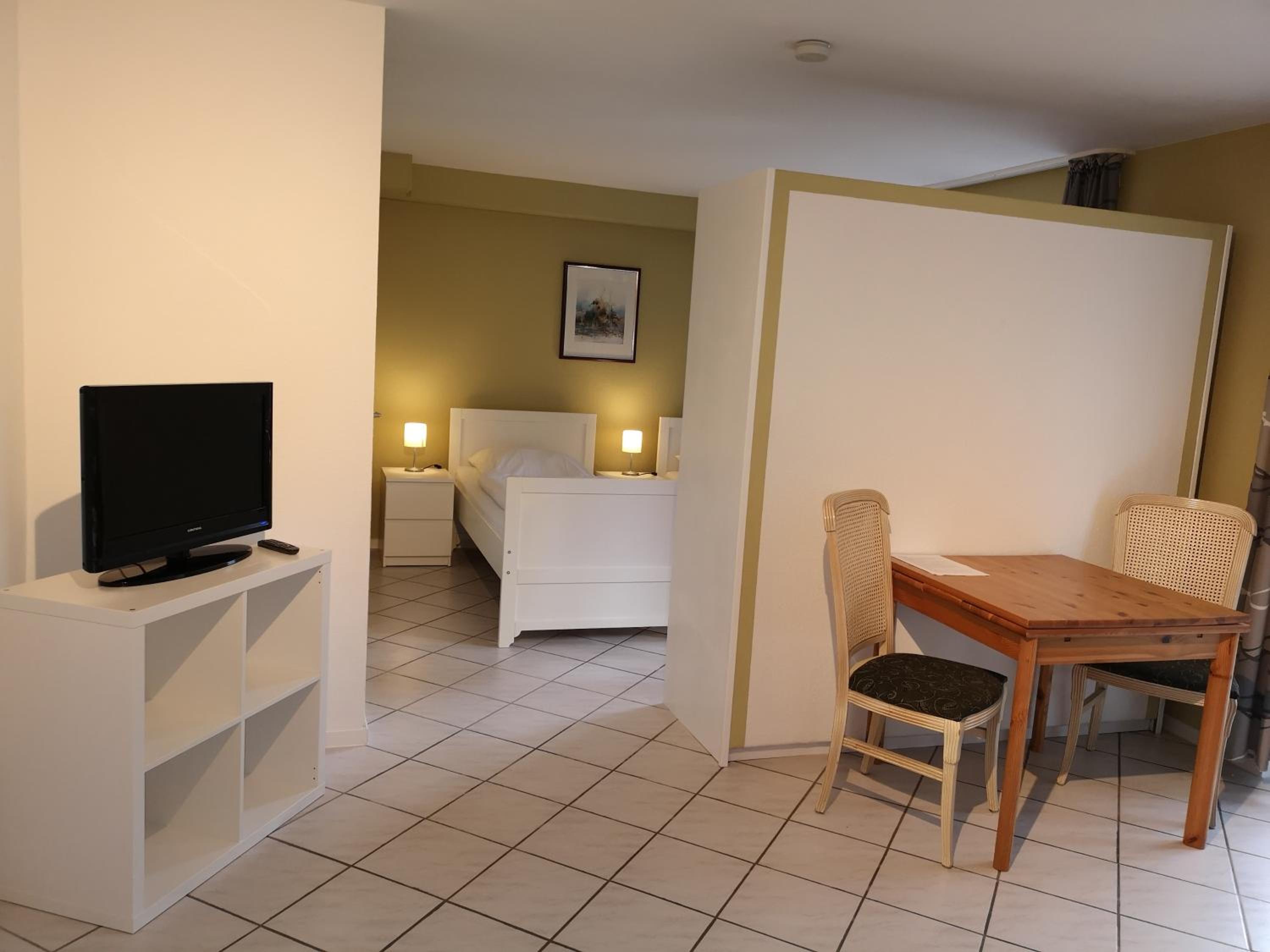 Apartment with Balcony photo 2