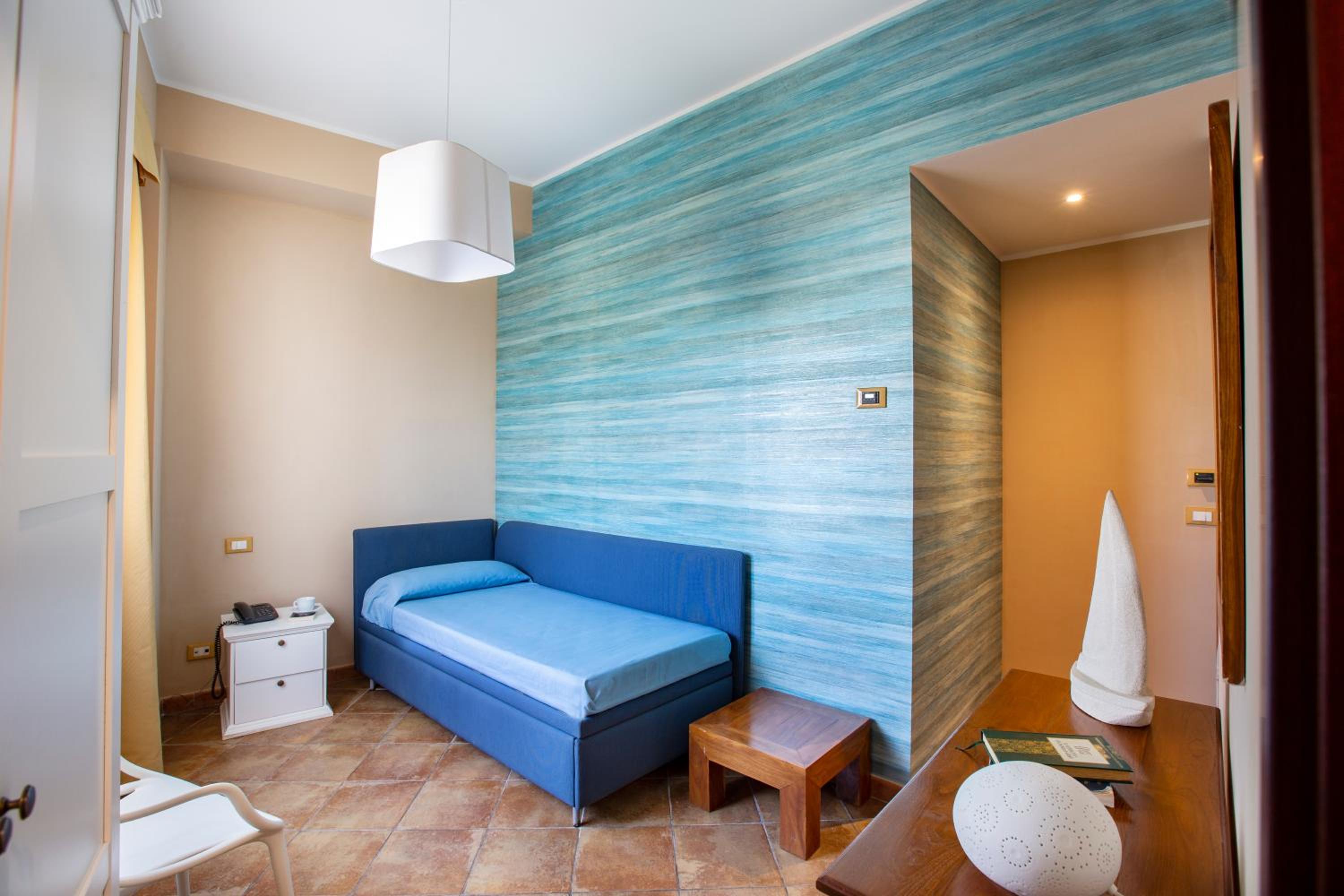 Classic Single Room