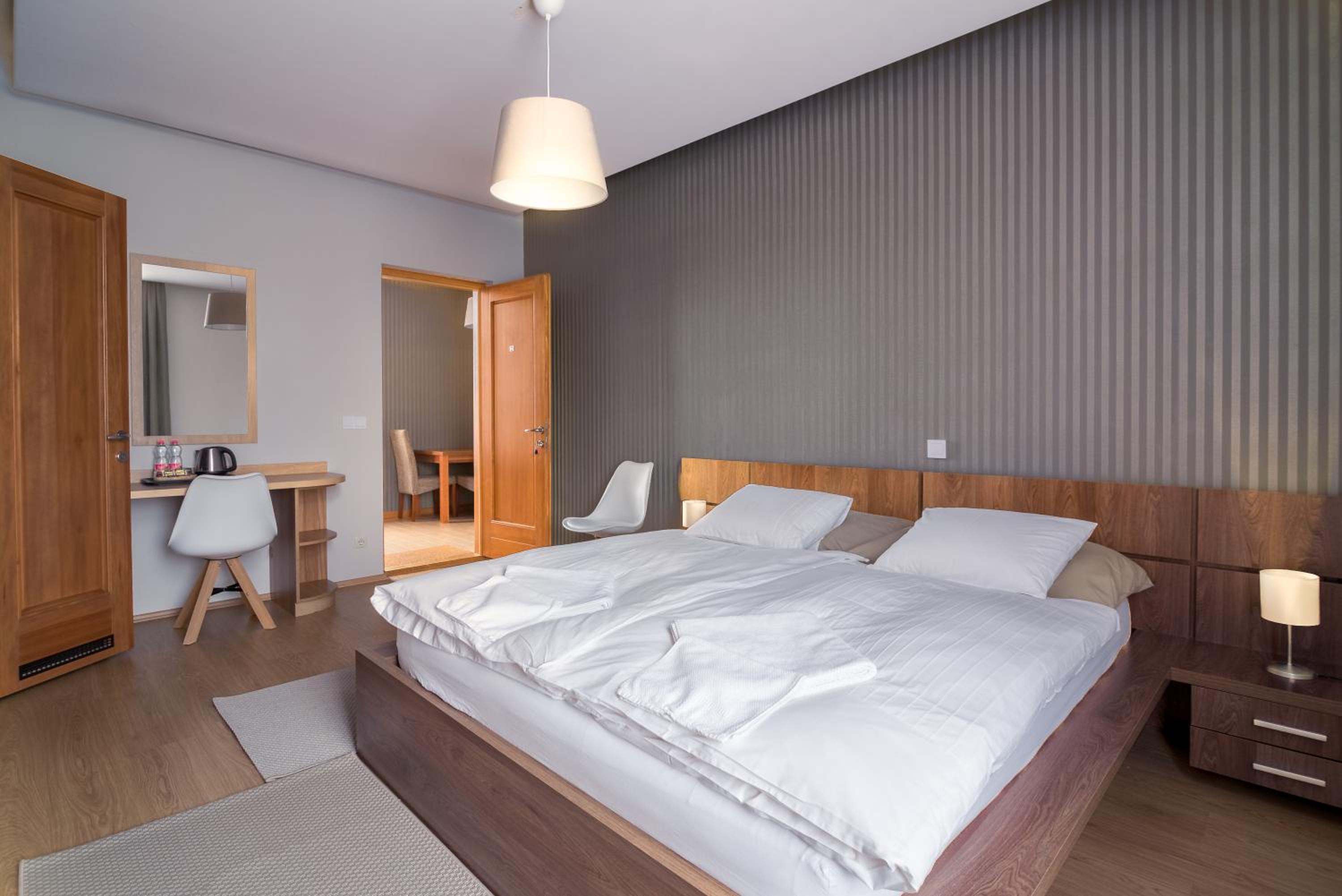 Deluxe Double Room with Shower - Photo 2
