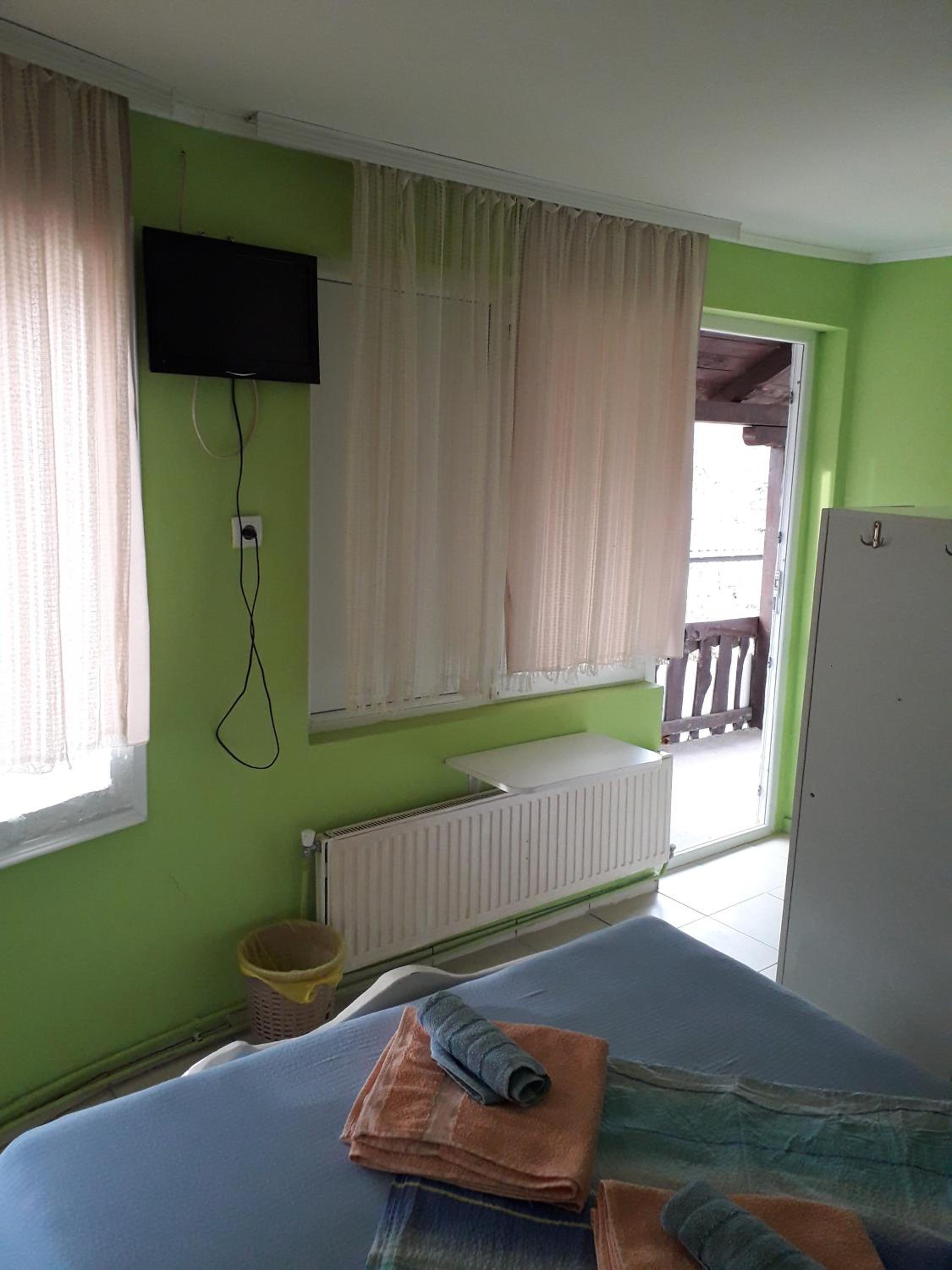 Double Room with Private Bathroom photo 3