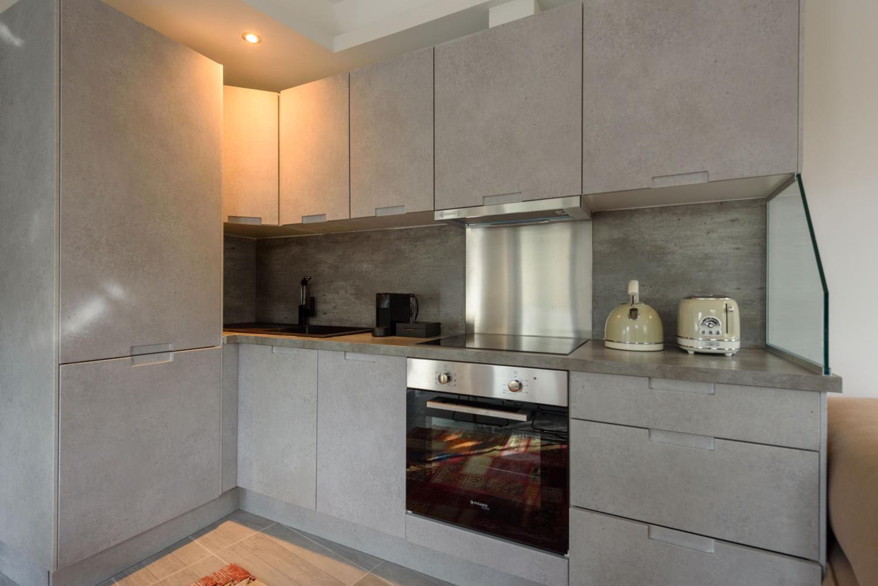 Apartment with City View  photo 2