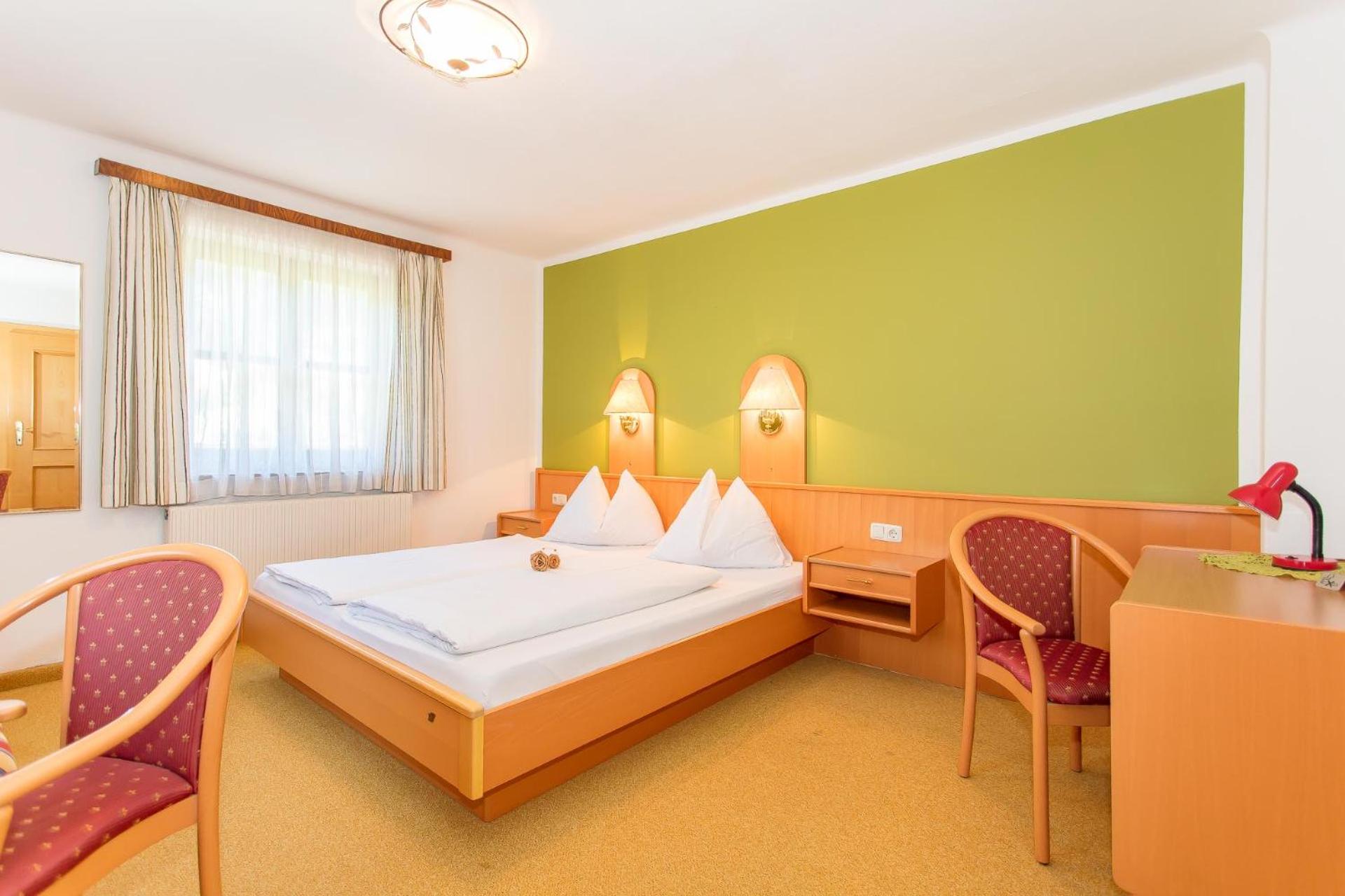 Four-Bedroom Apartment with Balcony  - Photo 10