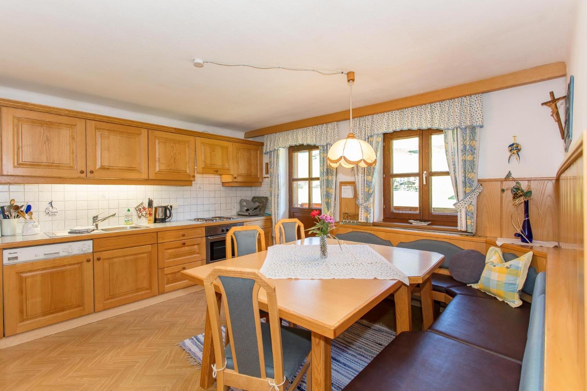 Four-Bedroom Apartment with Balcony  - Photo 14