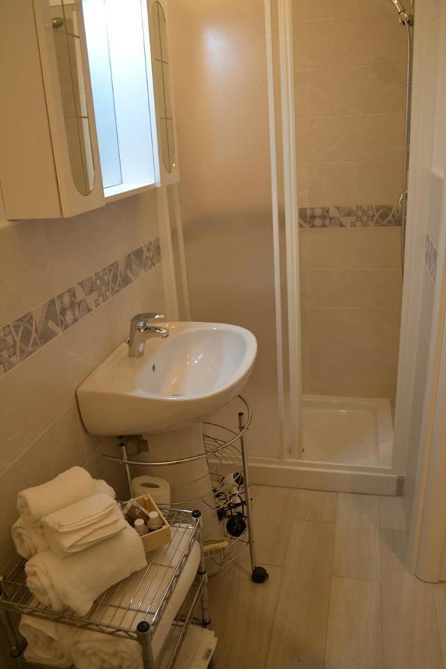 Double Room with Private External Bathroom photo 3
