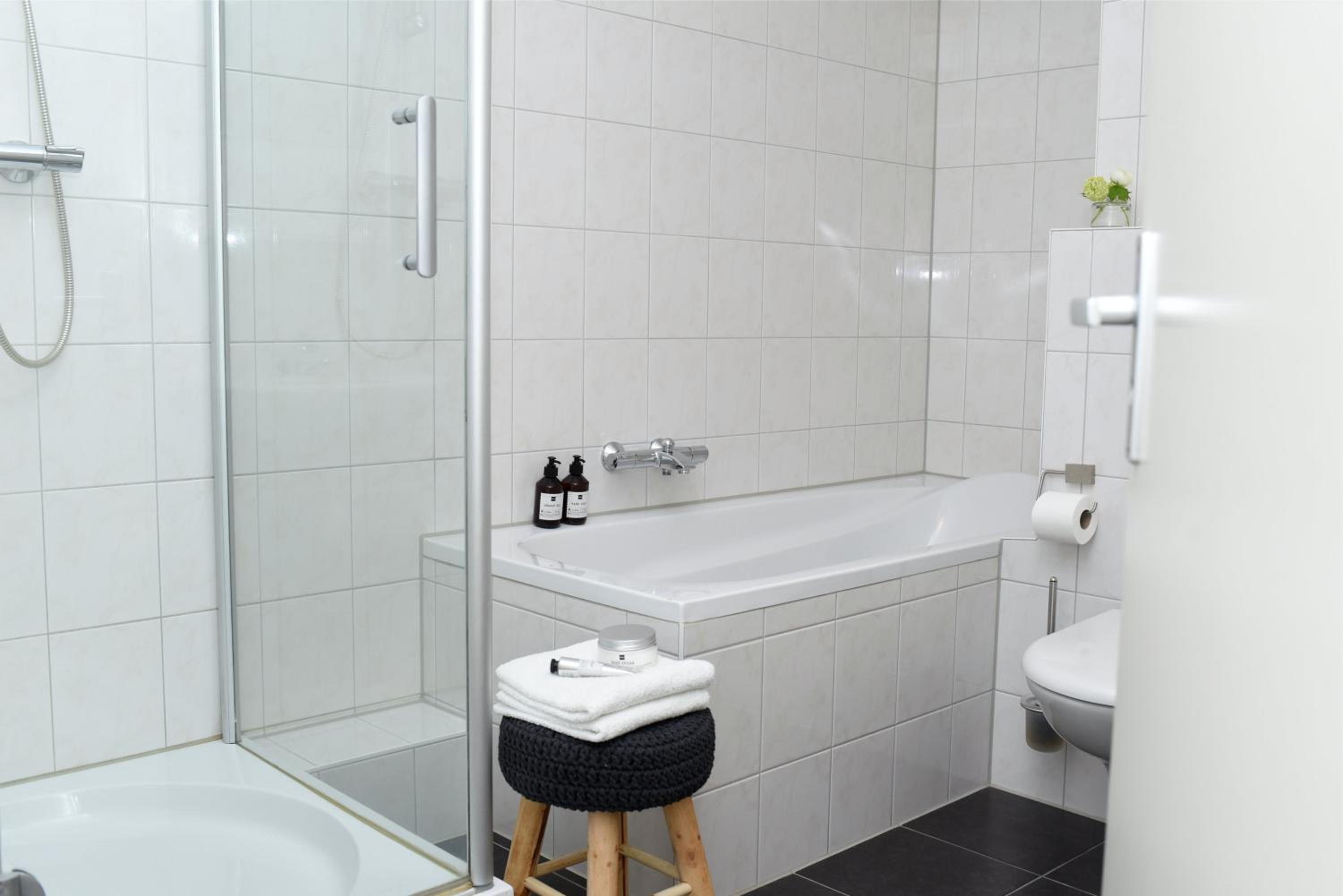 Two-Bedroom Apartment (6 Adults) (B) photo 2
