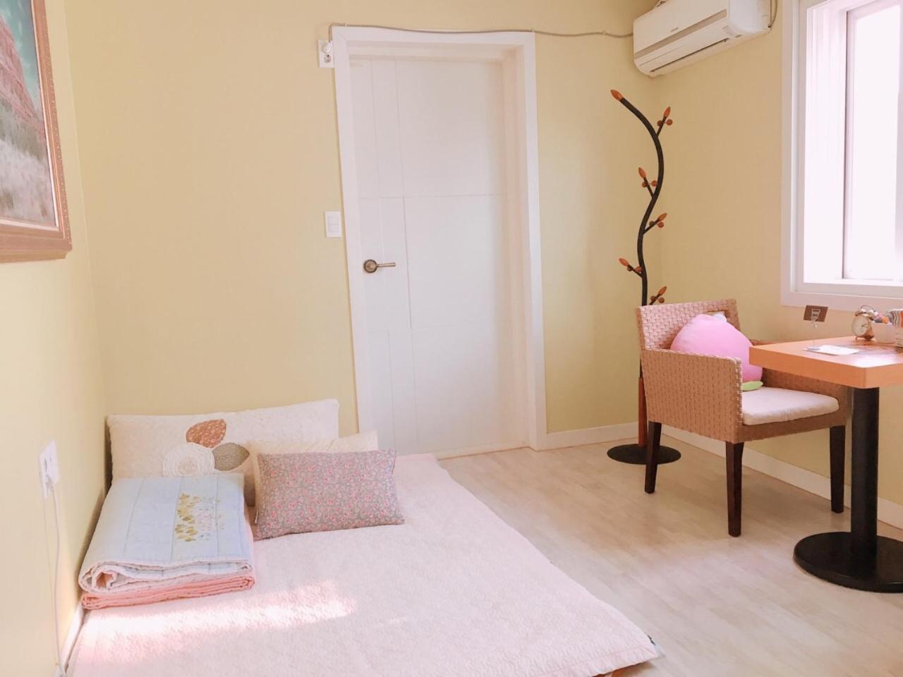 Two-Bedroom House - Photo 11