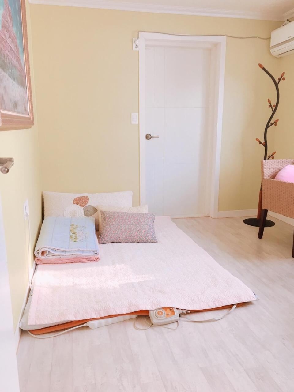 Two-Bedroom House - Photo 10