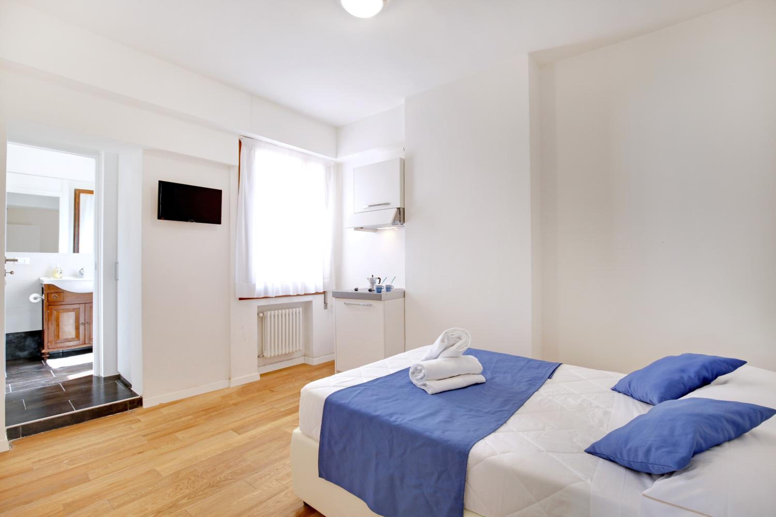 Apartment photo 1