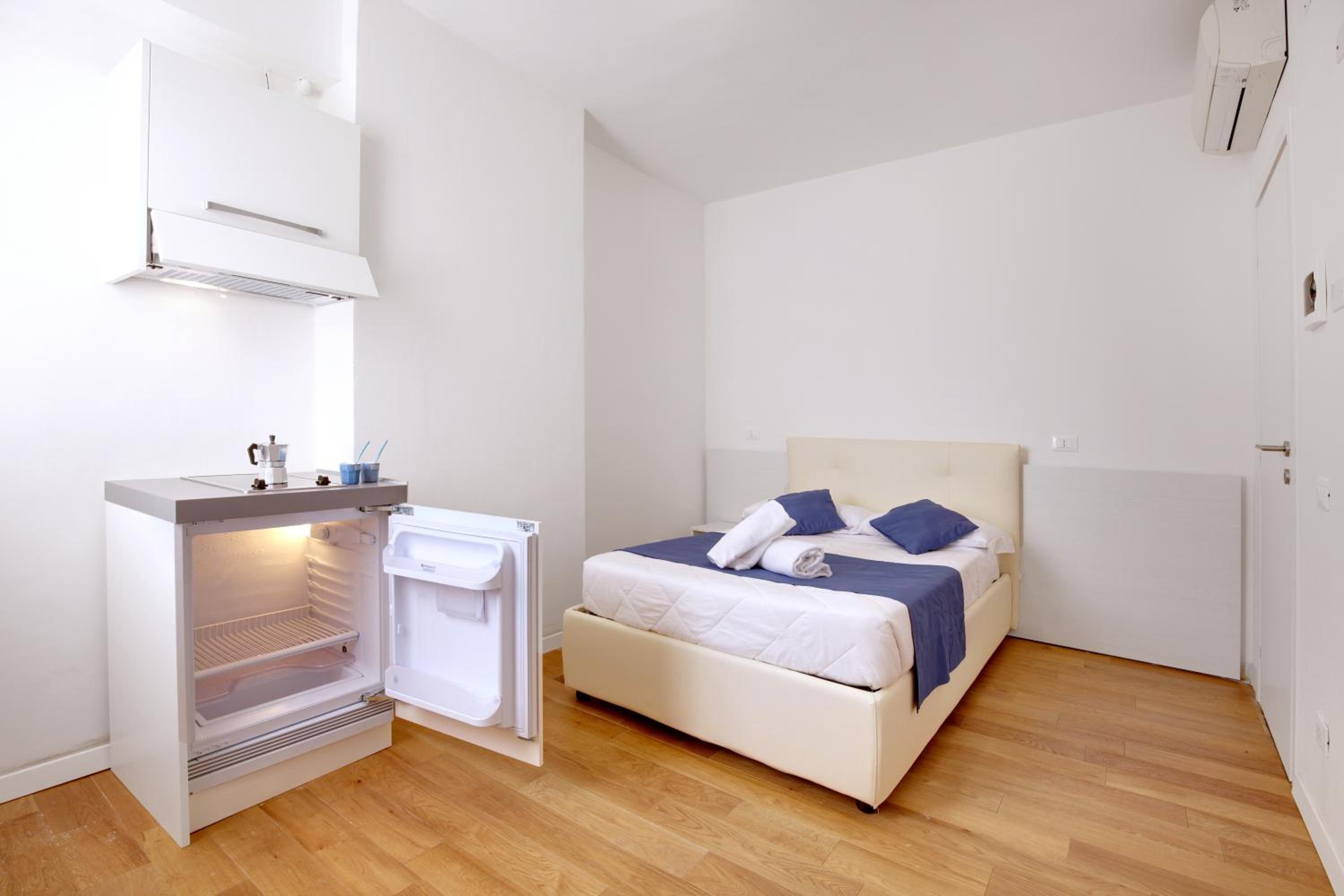 Apartment photo 2