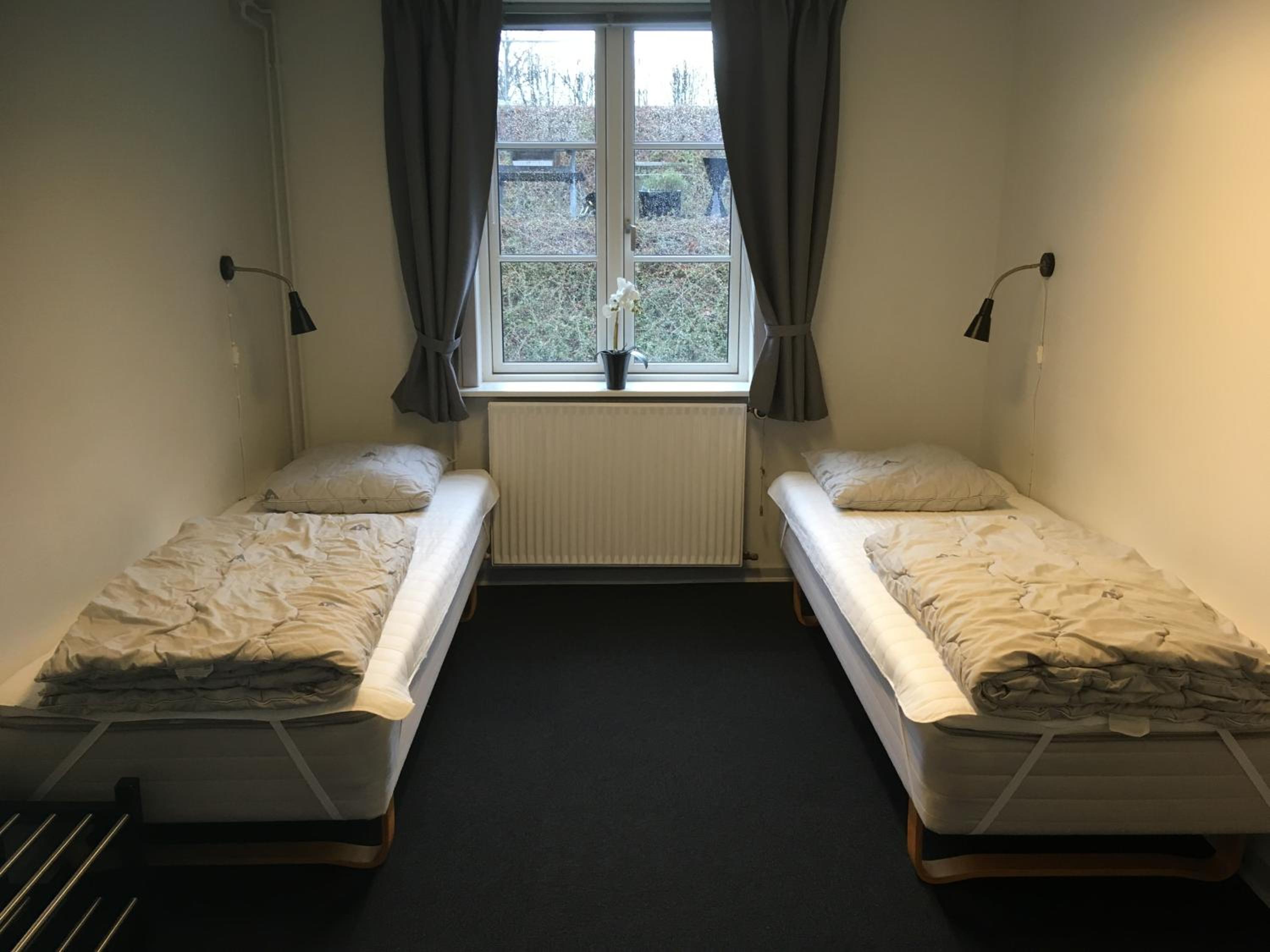 Twin Room with Shared Bathroom (Linen excluded) photo 1