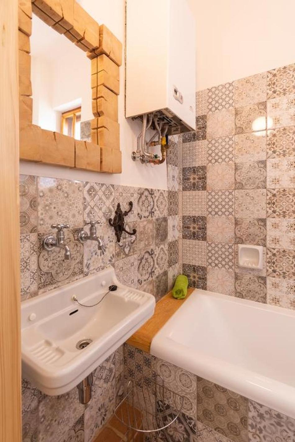 One-Bedroom Apartment - Photo 9