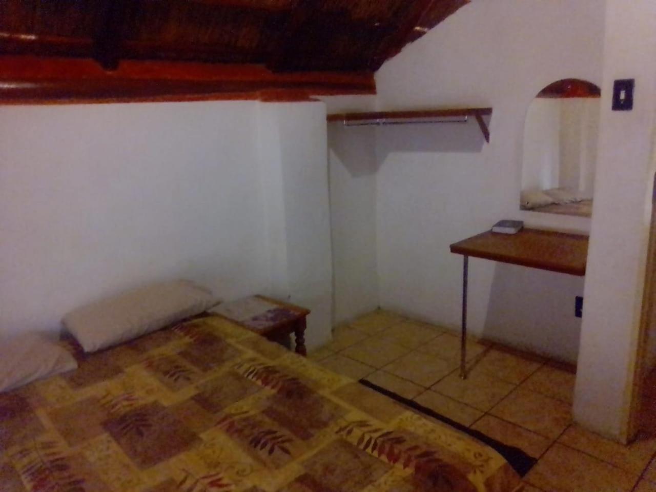 Five-Bedroom House photo 1