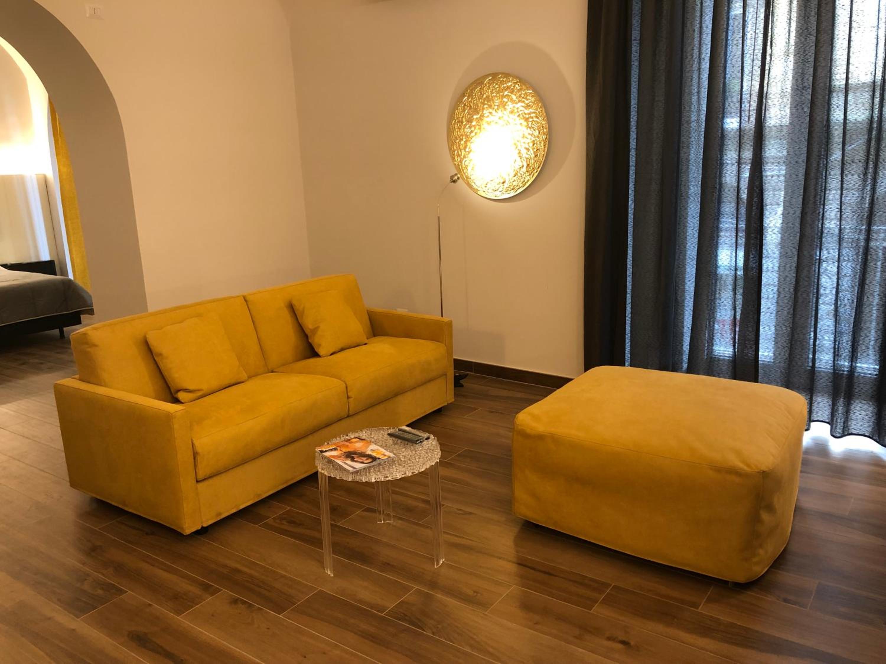 Deluxe Junior Suite - Photo 14