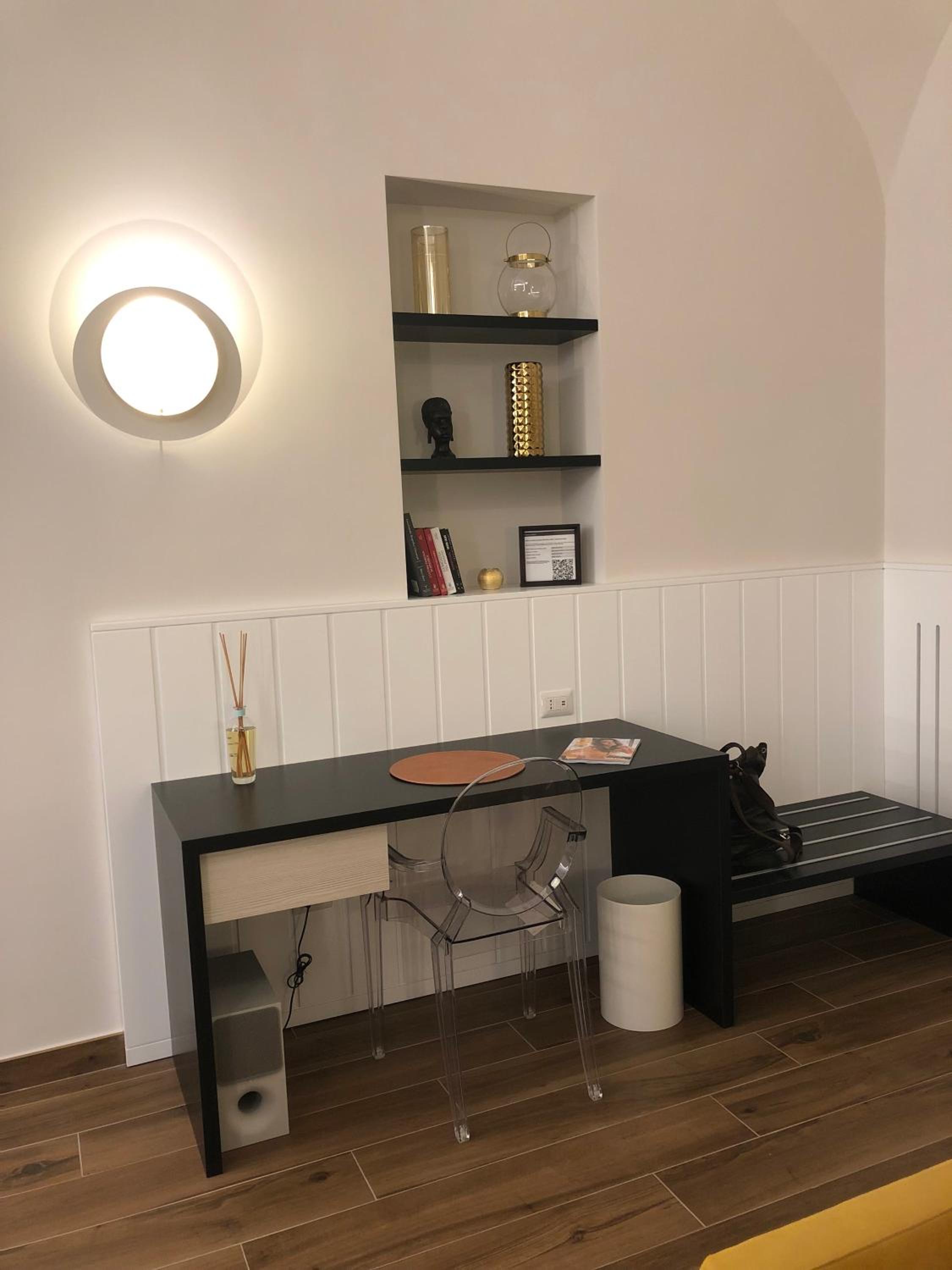 Deluxe Junior Suite - Photo 16