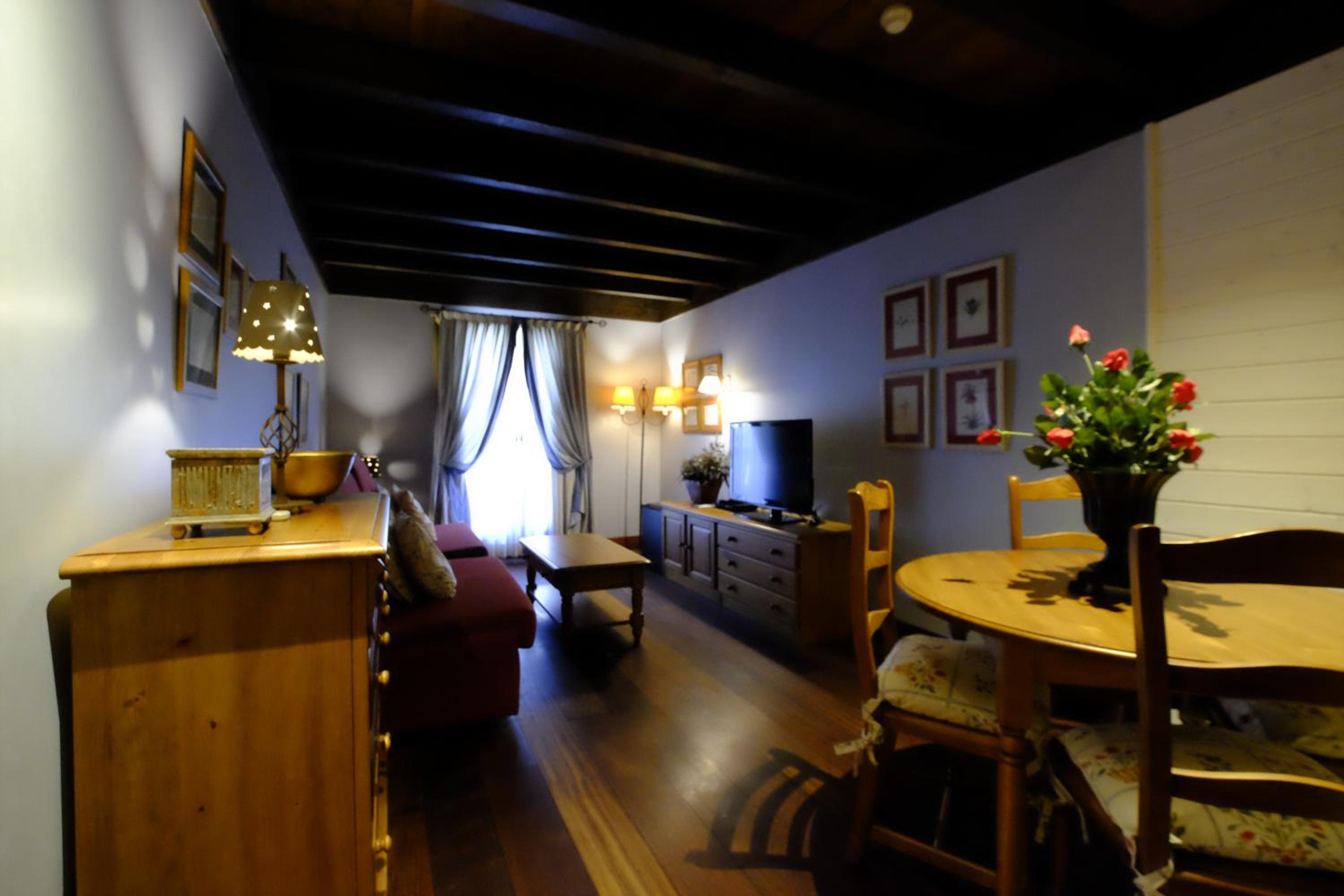 Family Room - Photo 16