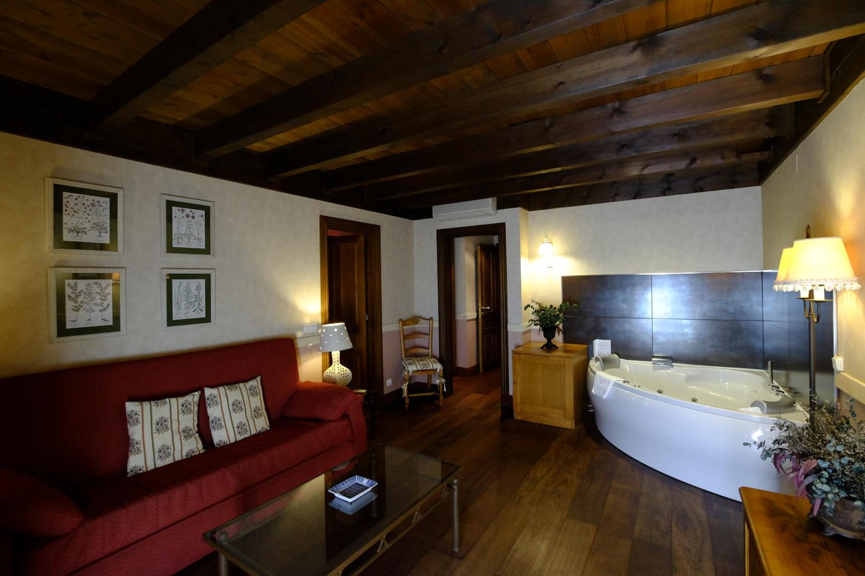 Junior Suite with Spa Bath - Photo 1