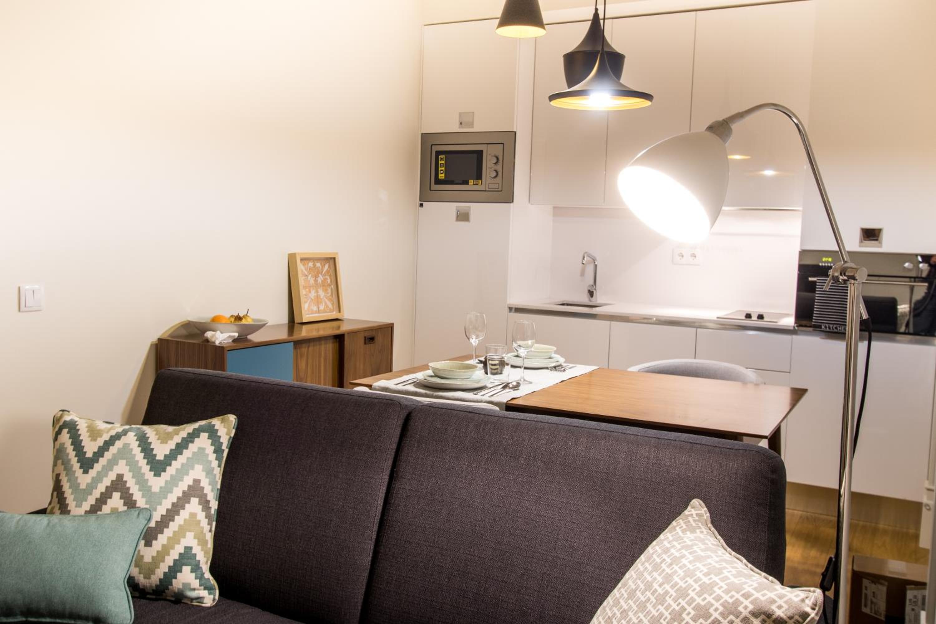 Apartment with Balcony - Photo 8