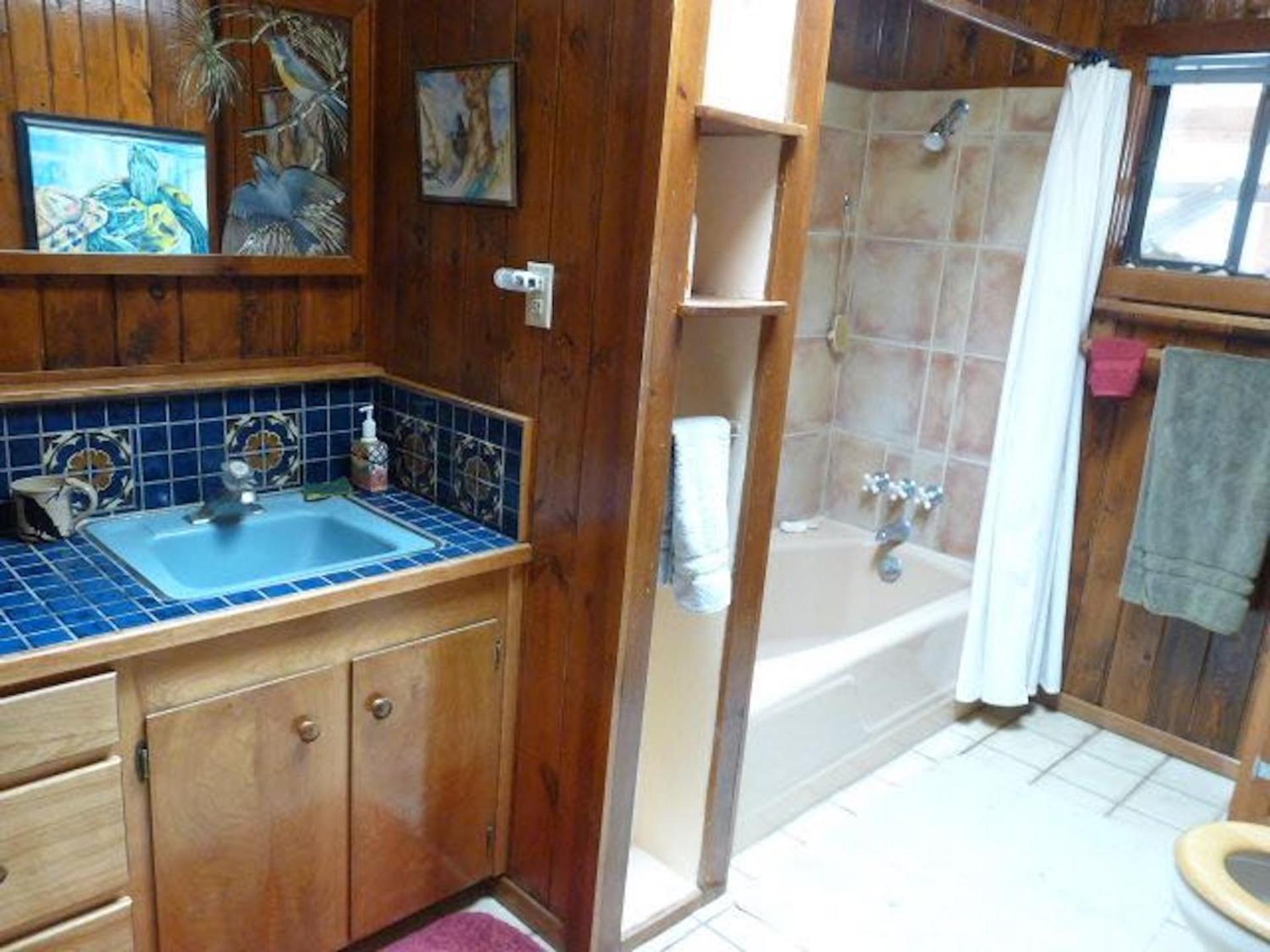One-Bedroom Apartment - Photo 4