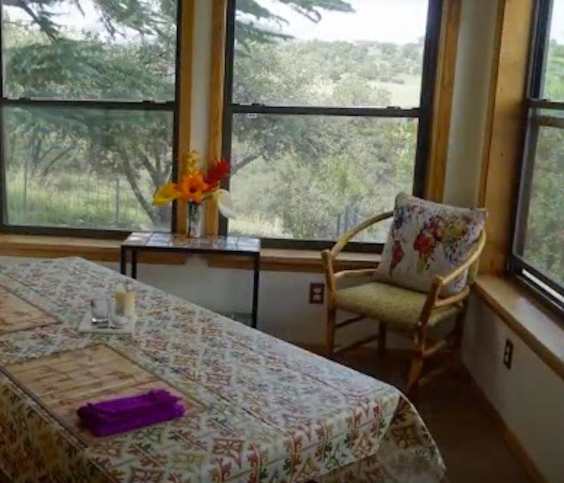 One-Bedroom Apartment - Photo 13