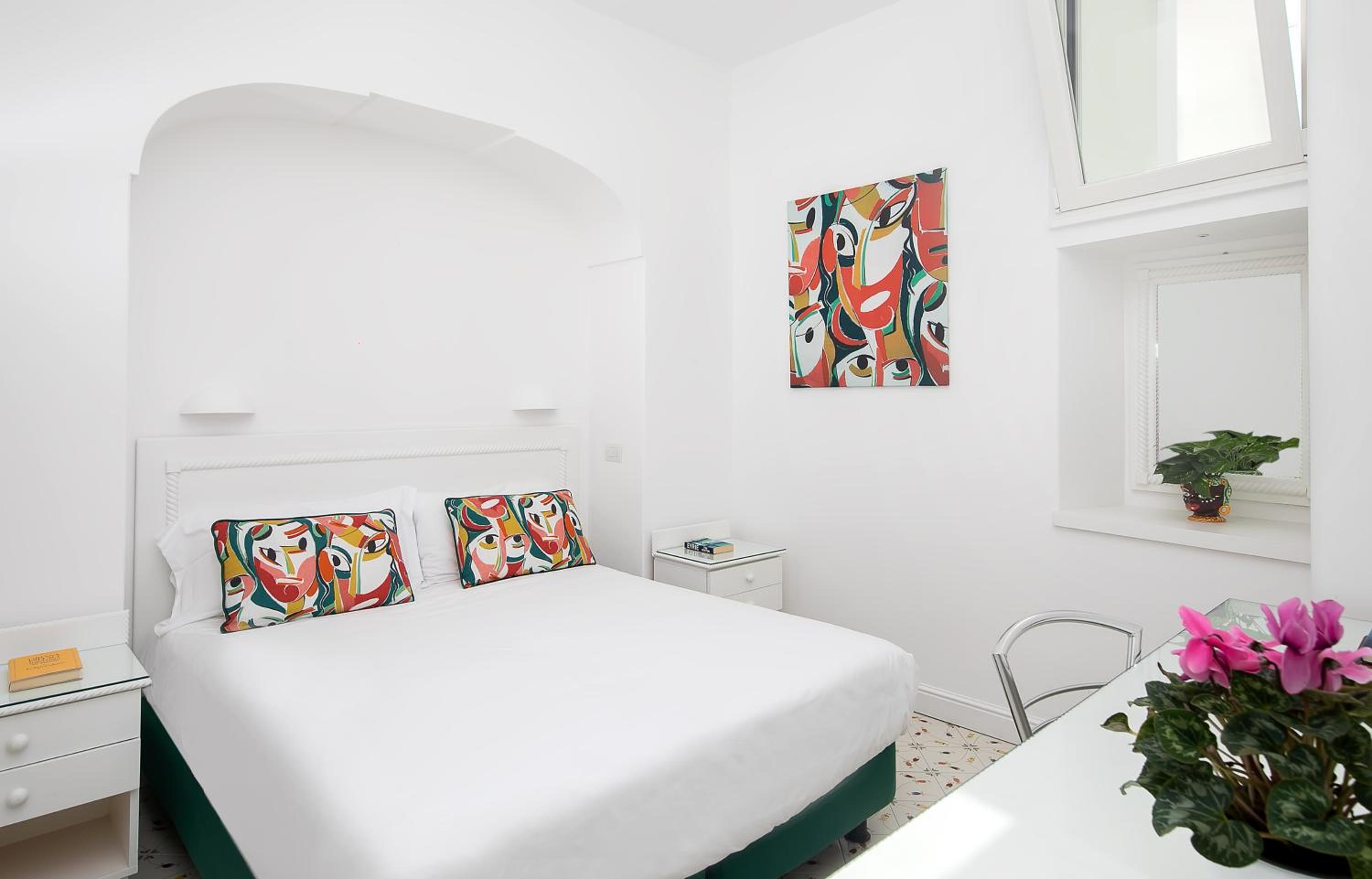 Economy Double Room Without View - Photo 8