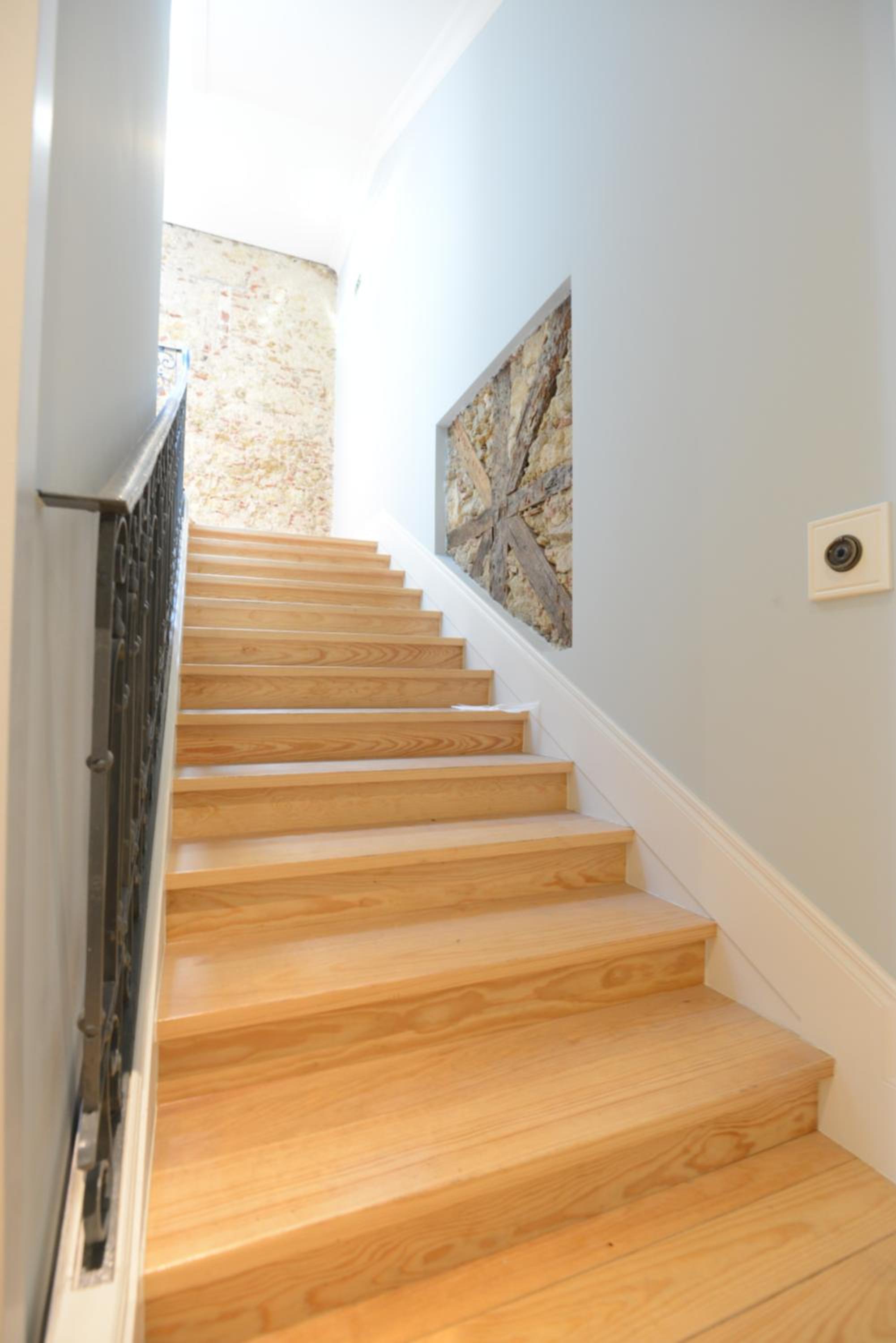 Apartment with Balcony - Photo 23