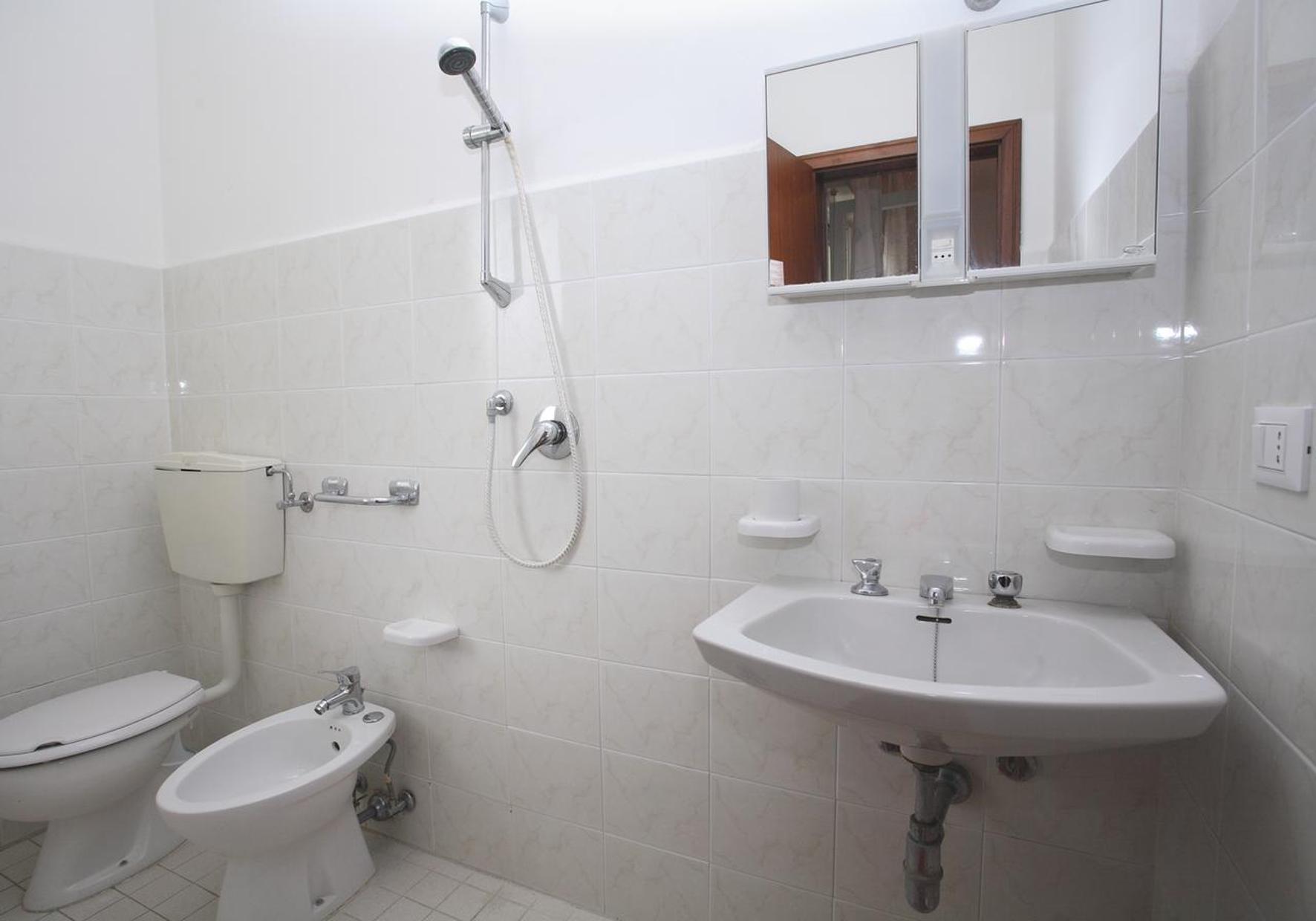 One-Bedroom Apartment with Balcony (5 Adults) - Photo 15