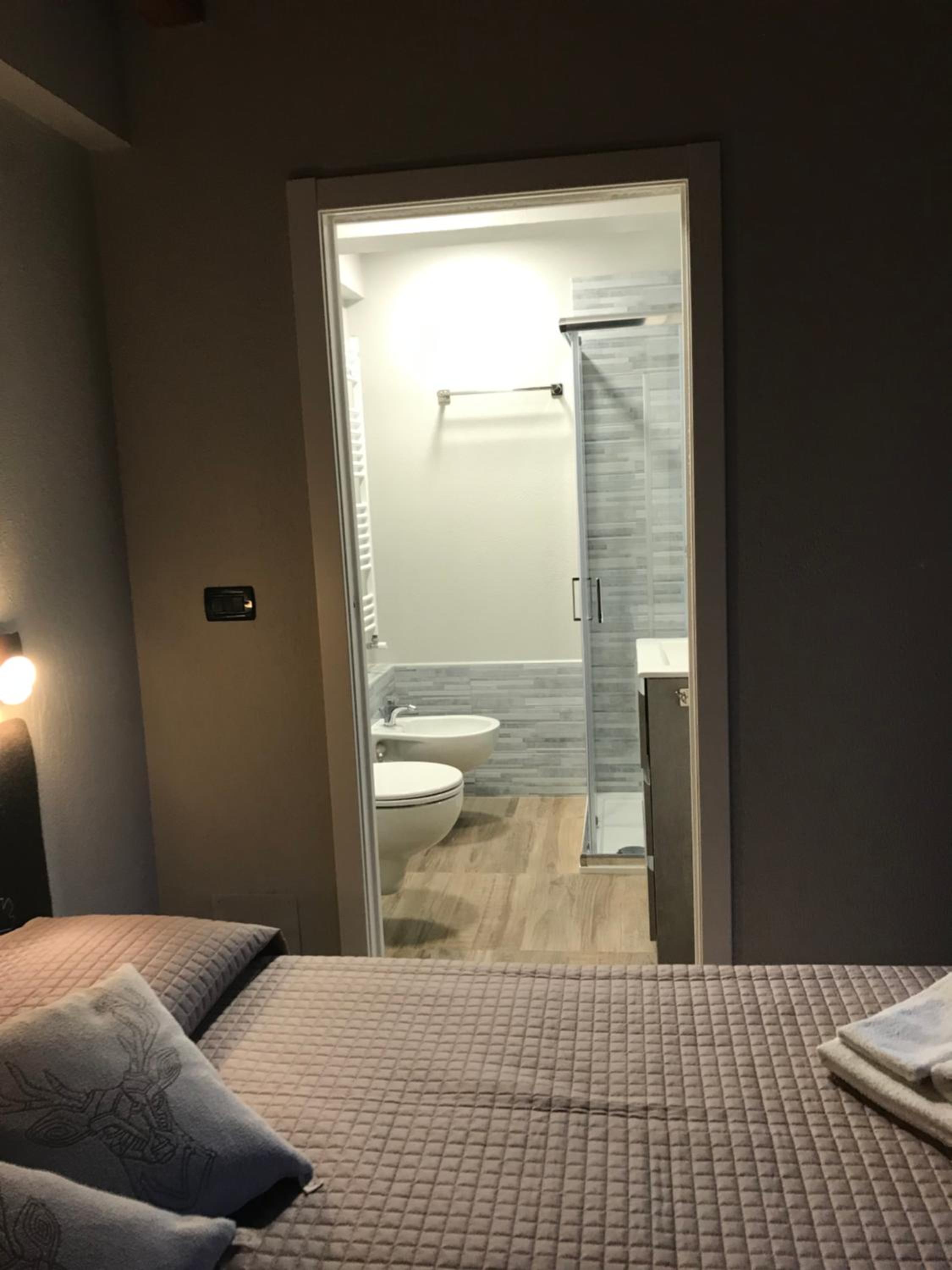 Double Room - Photo 10