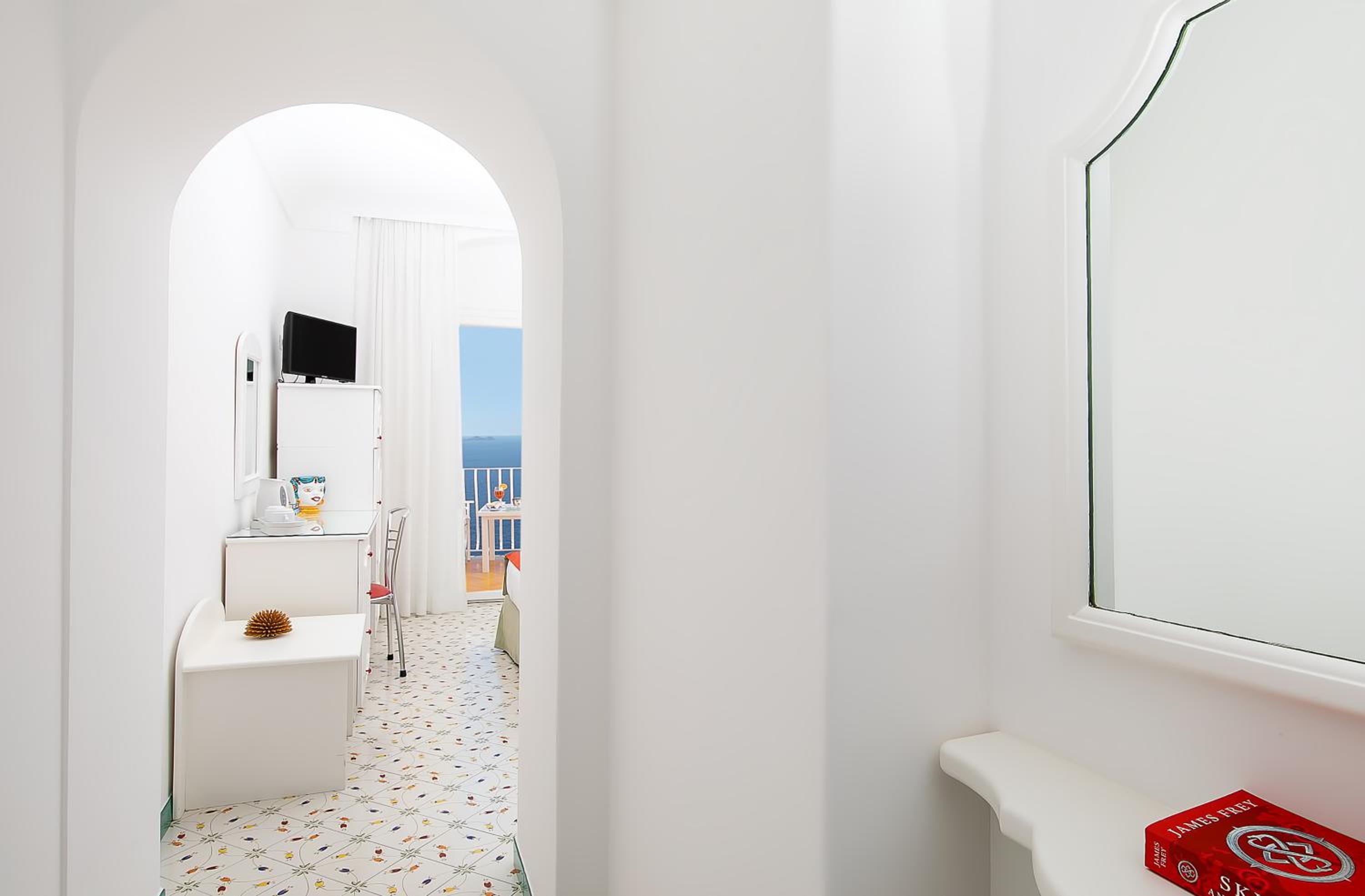 Mediterranean Double or Twin with Balcony and Sea View - Photo 2